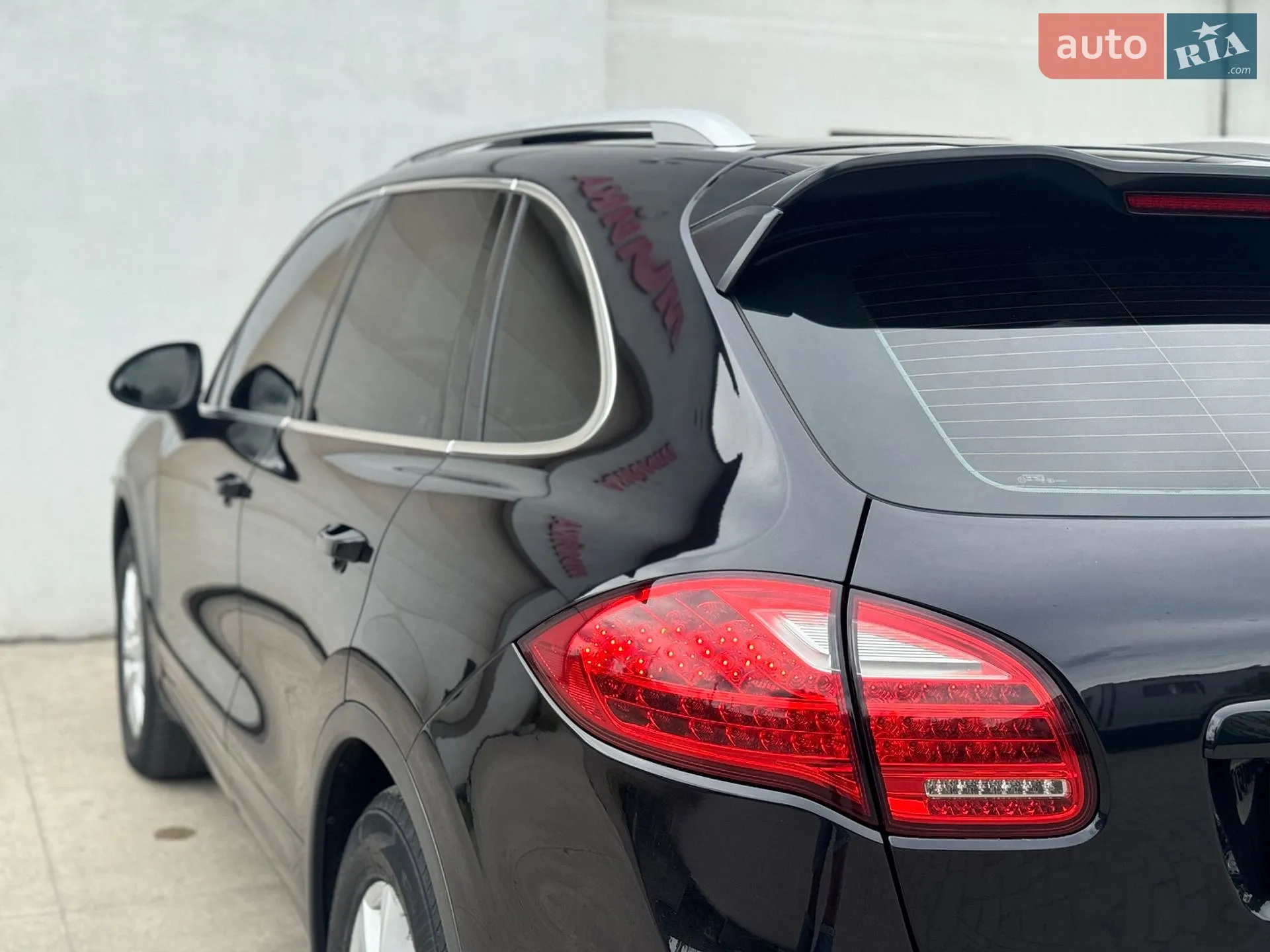 2011 Porsche Cayenne - мініатюра 10
