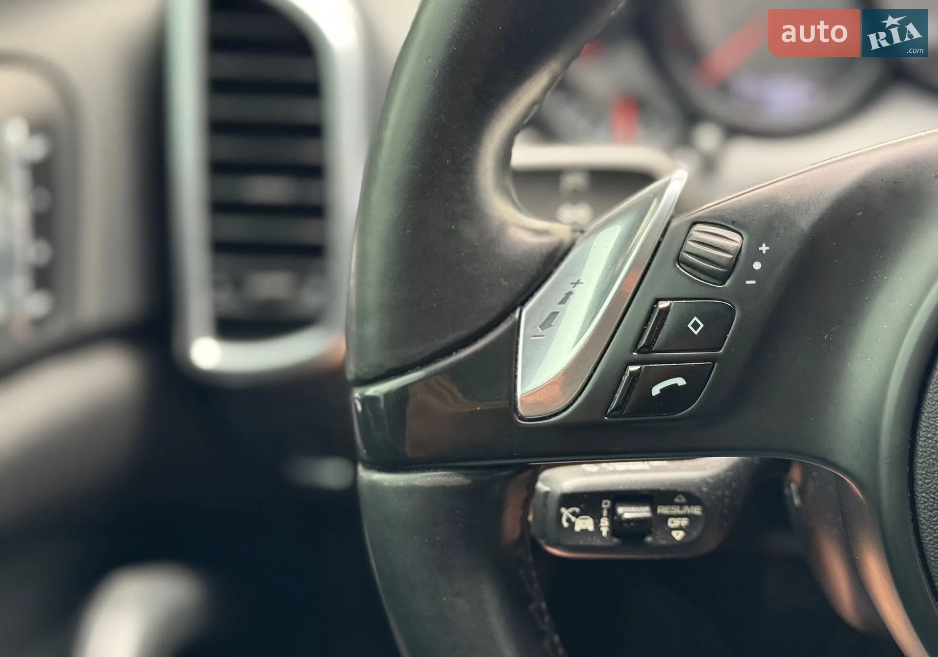2011 Porsche Cayenne - мініатюра 28