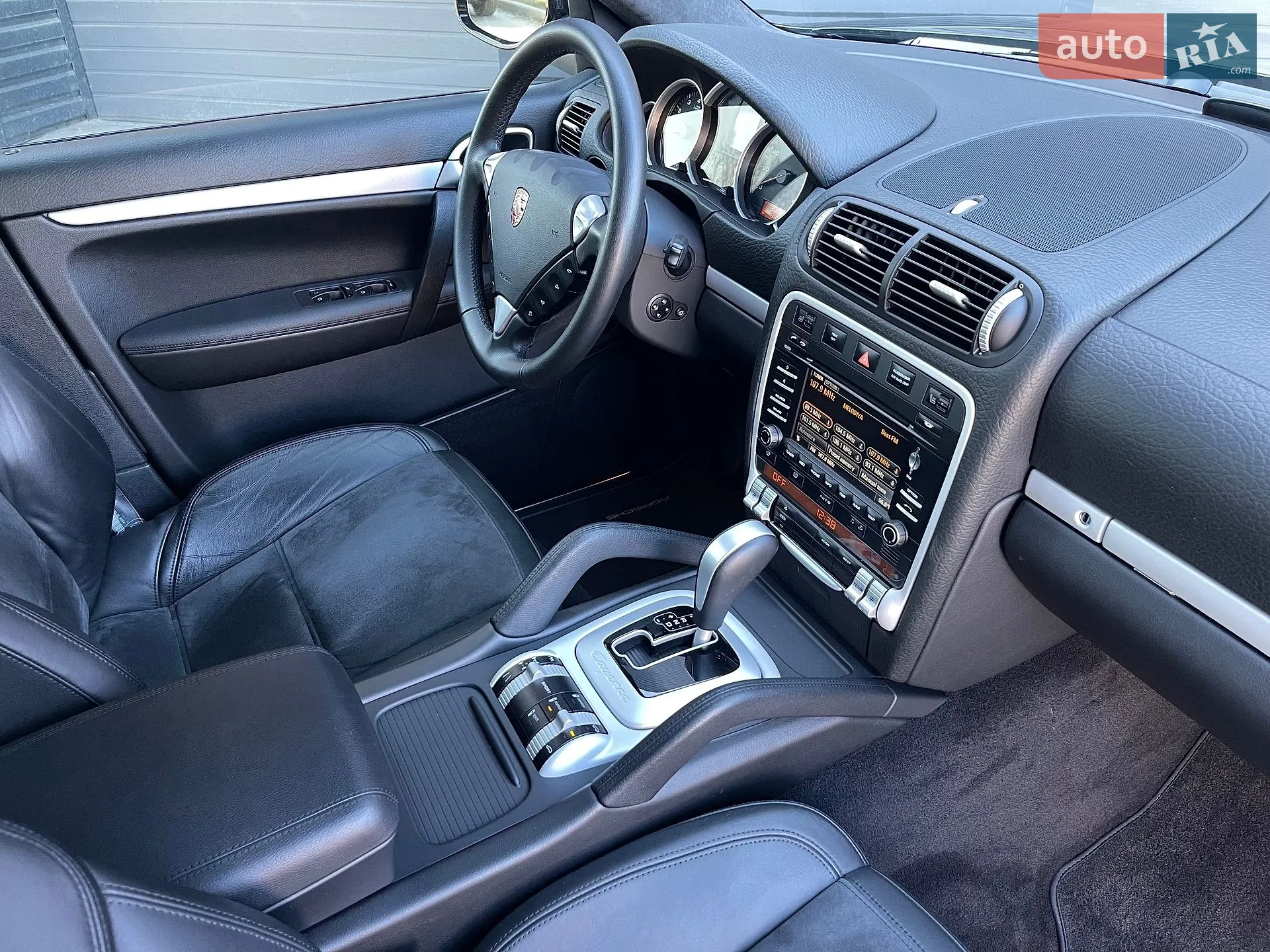 2010 Porsche Cayenne - мініатюра 36