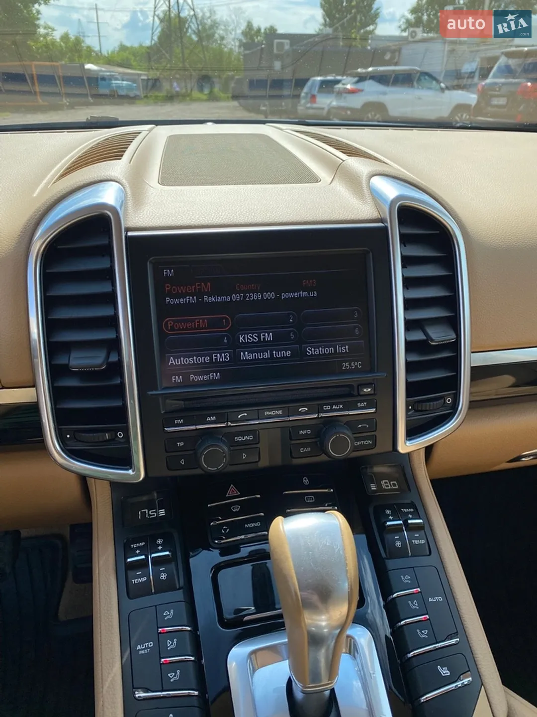 2012 Porsche Cayenne - мініатюра 22