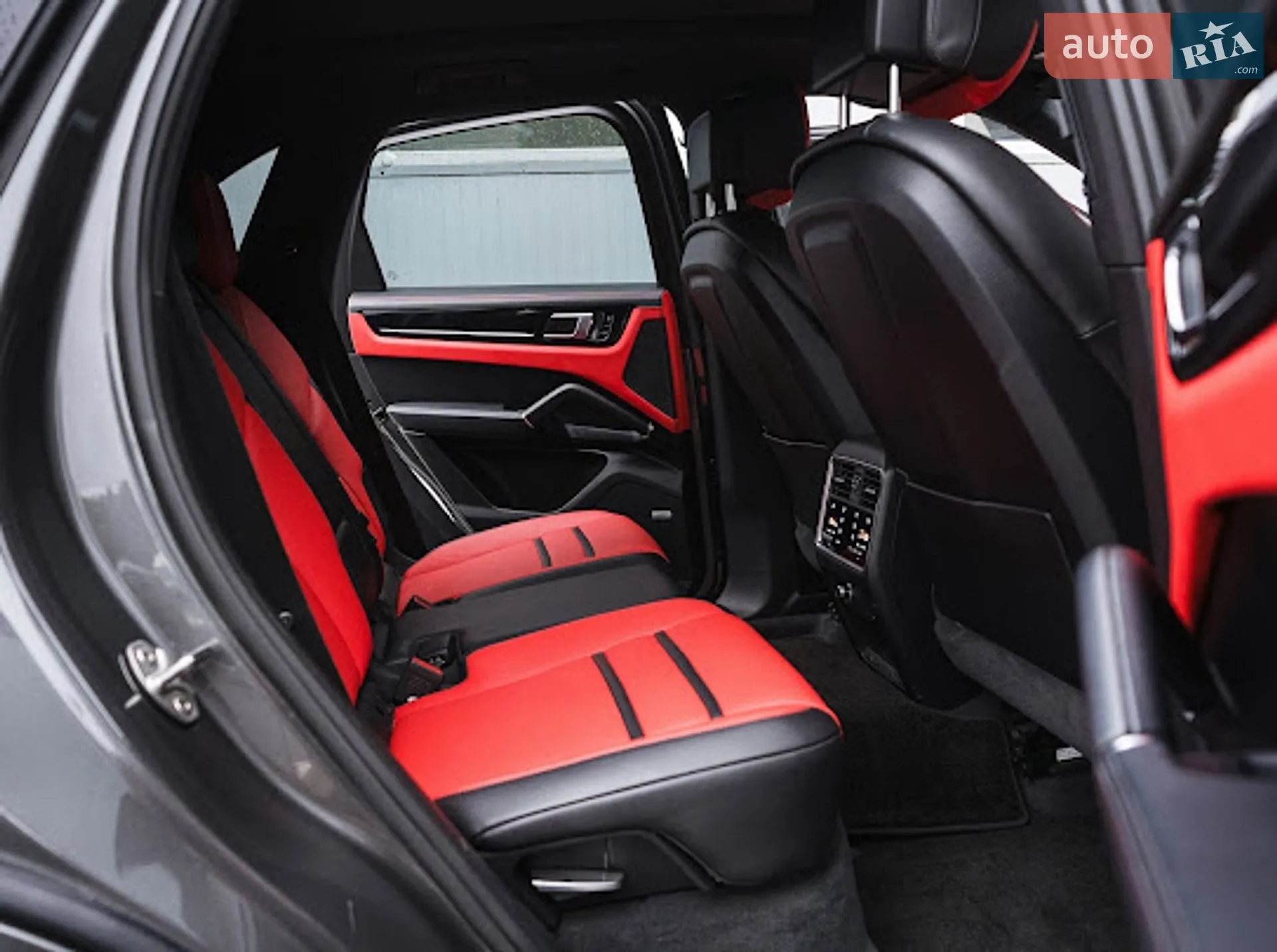 2018 Porsche Cayenne - мініатюра 24
