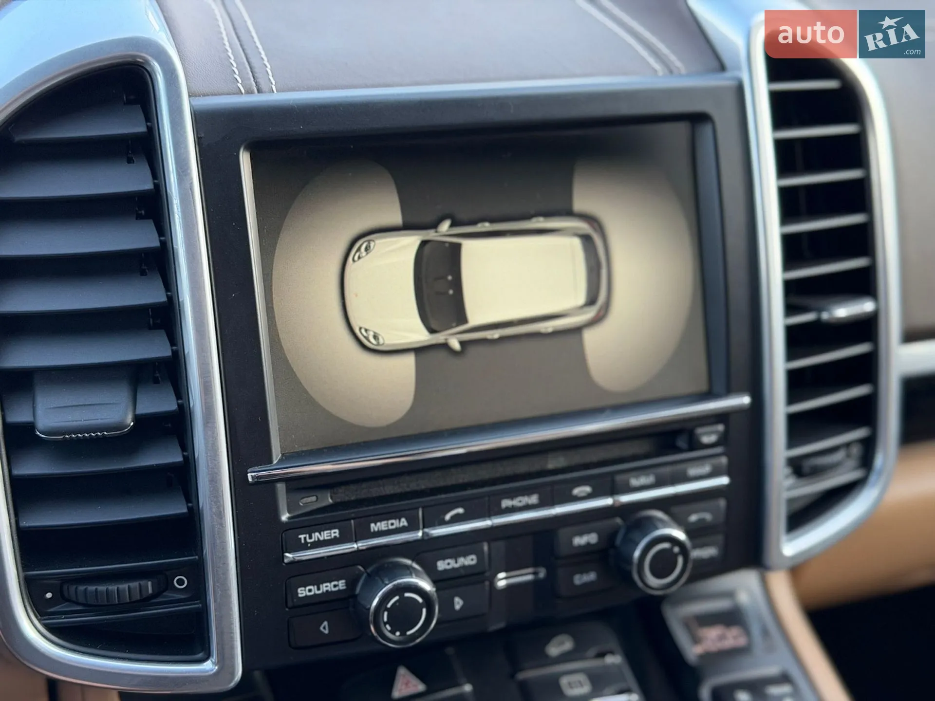 2016 Porsche Cayenne - мініатюра 27