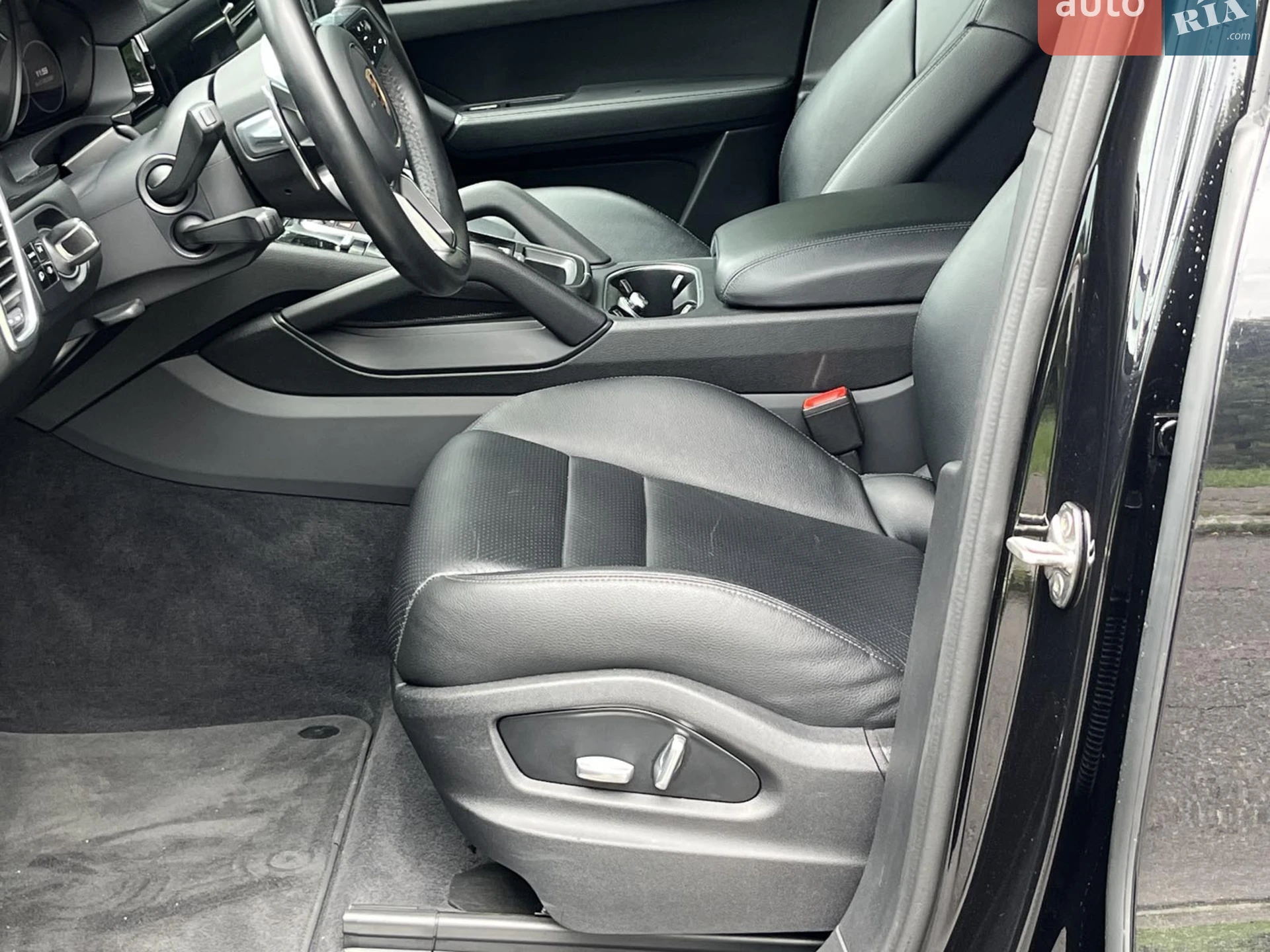 2020 Porsche Cayenne - мініатюра 23