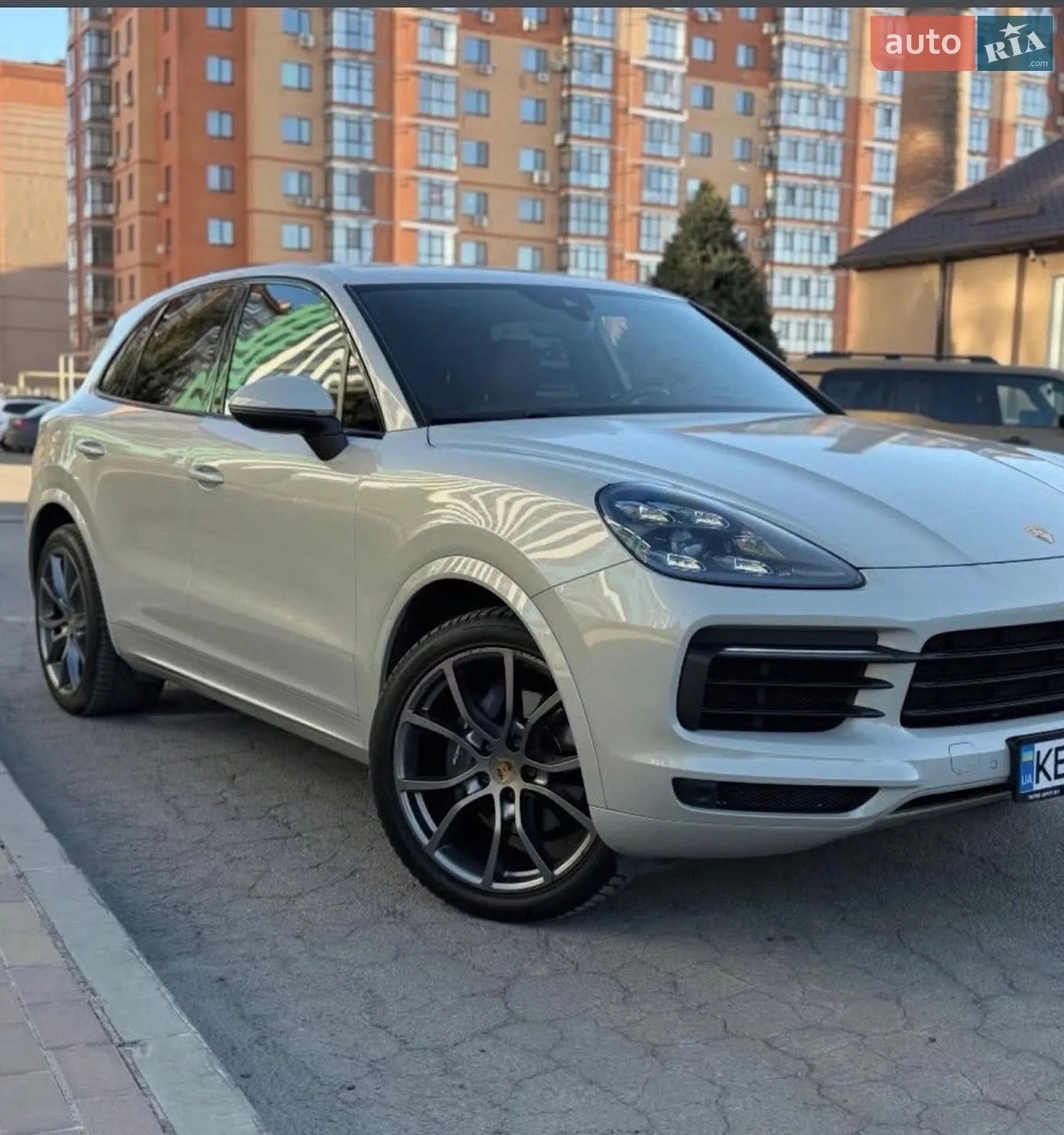 2020 Porsche Cayenne - мініатюра 3