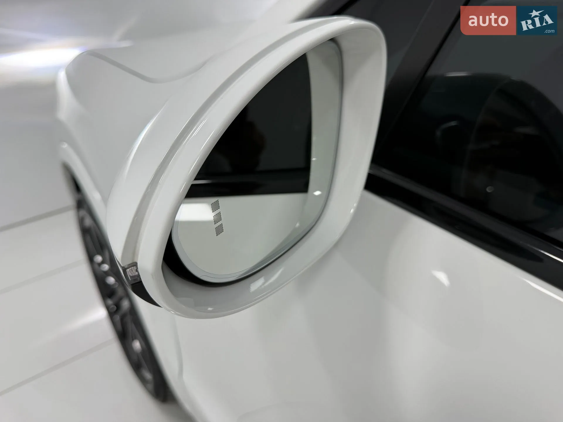 2019 Porsche Cayenne - мініатюра 23