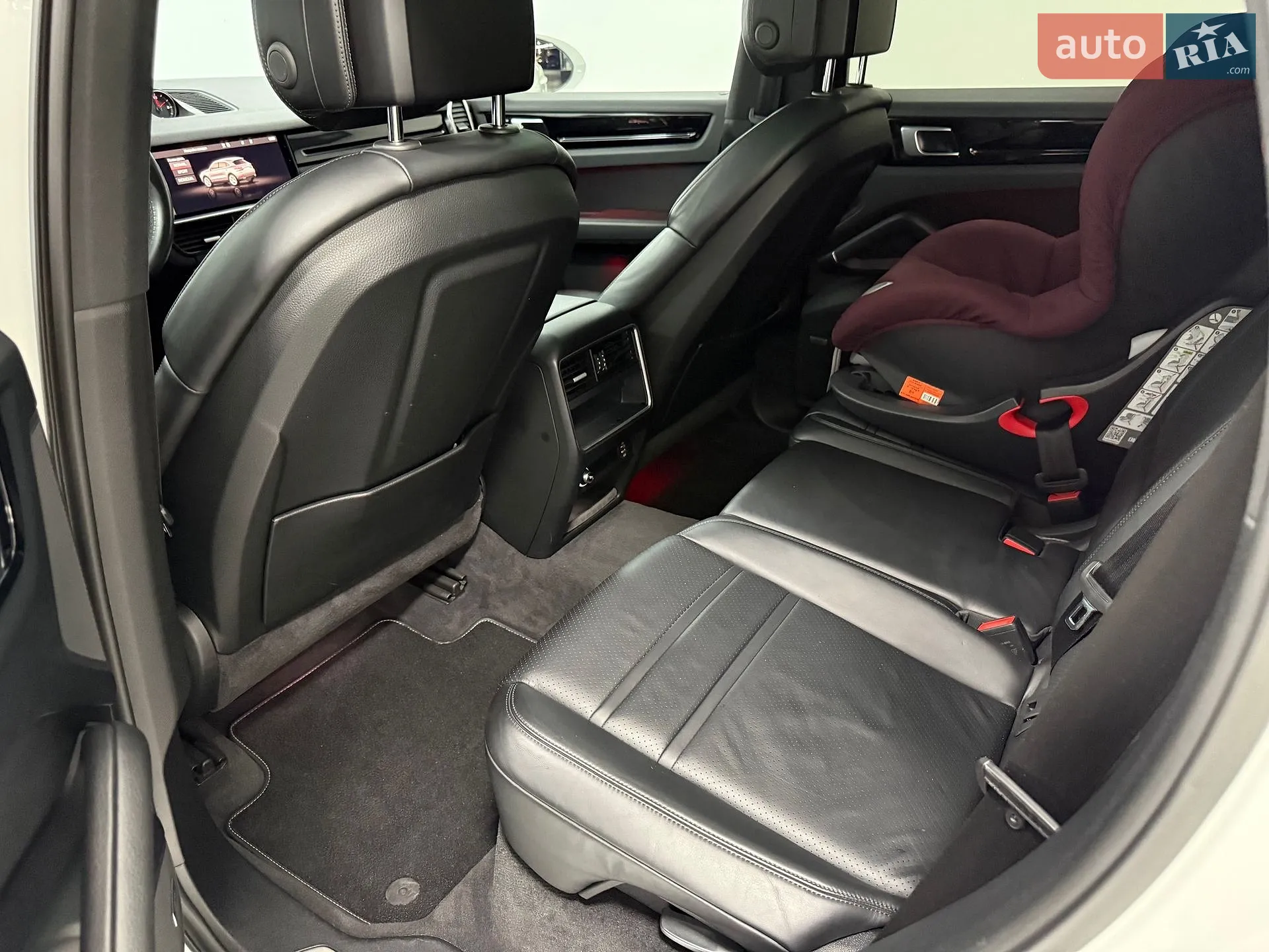 2019 Porsche Cayenne - мініатюра 27