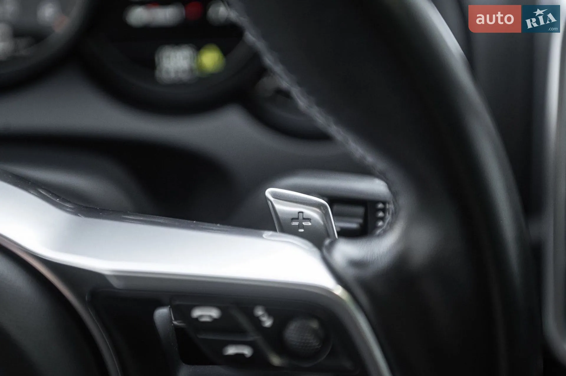 2016 Porsche Cayenne - мініатюра 41