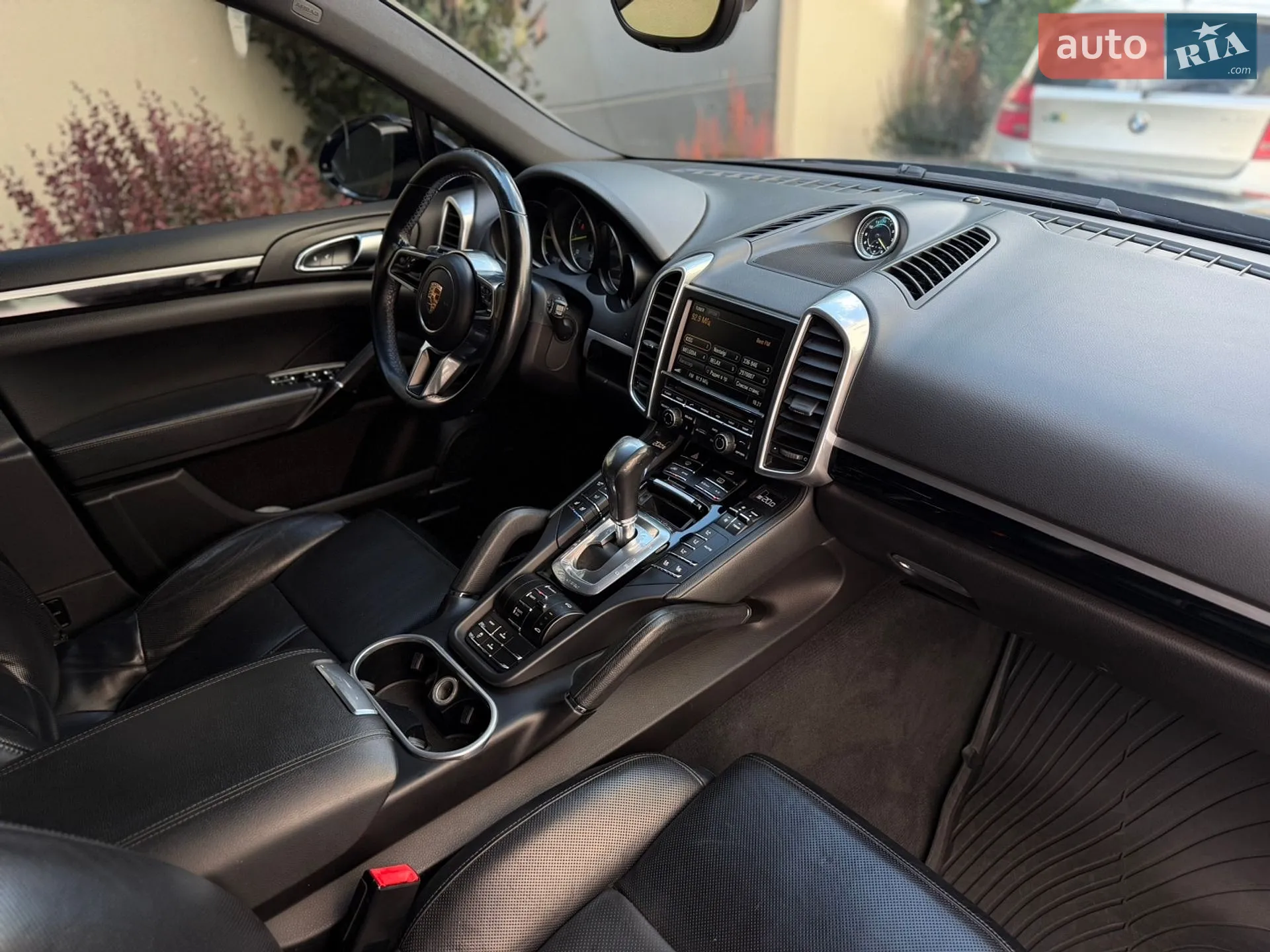 2015 Porsche Cayenne - мініатюра 29