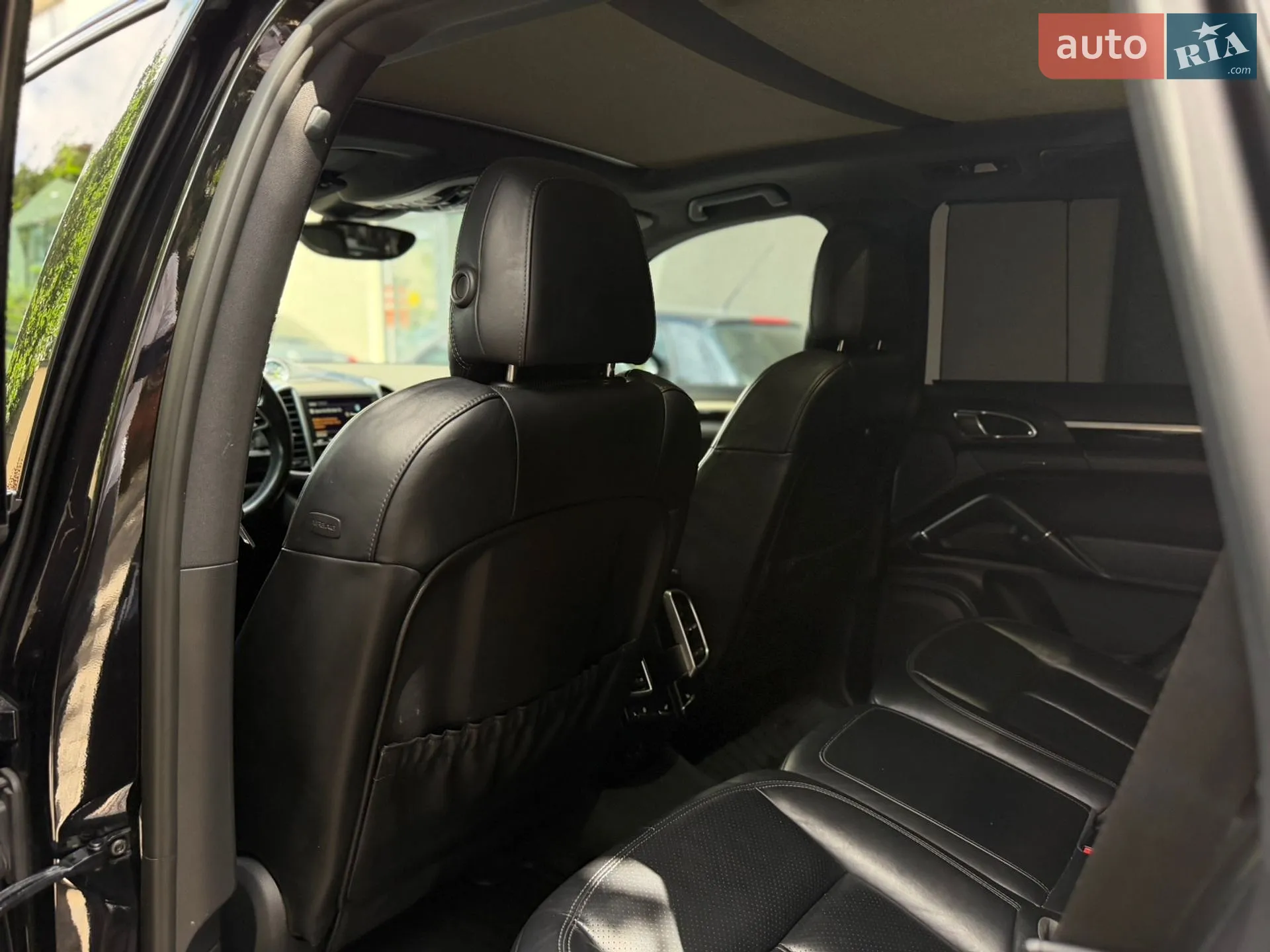 2015 Porsche Cayenne - мініатюра 33