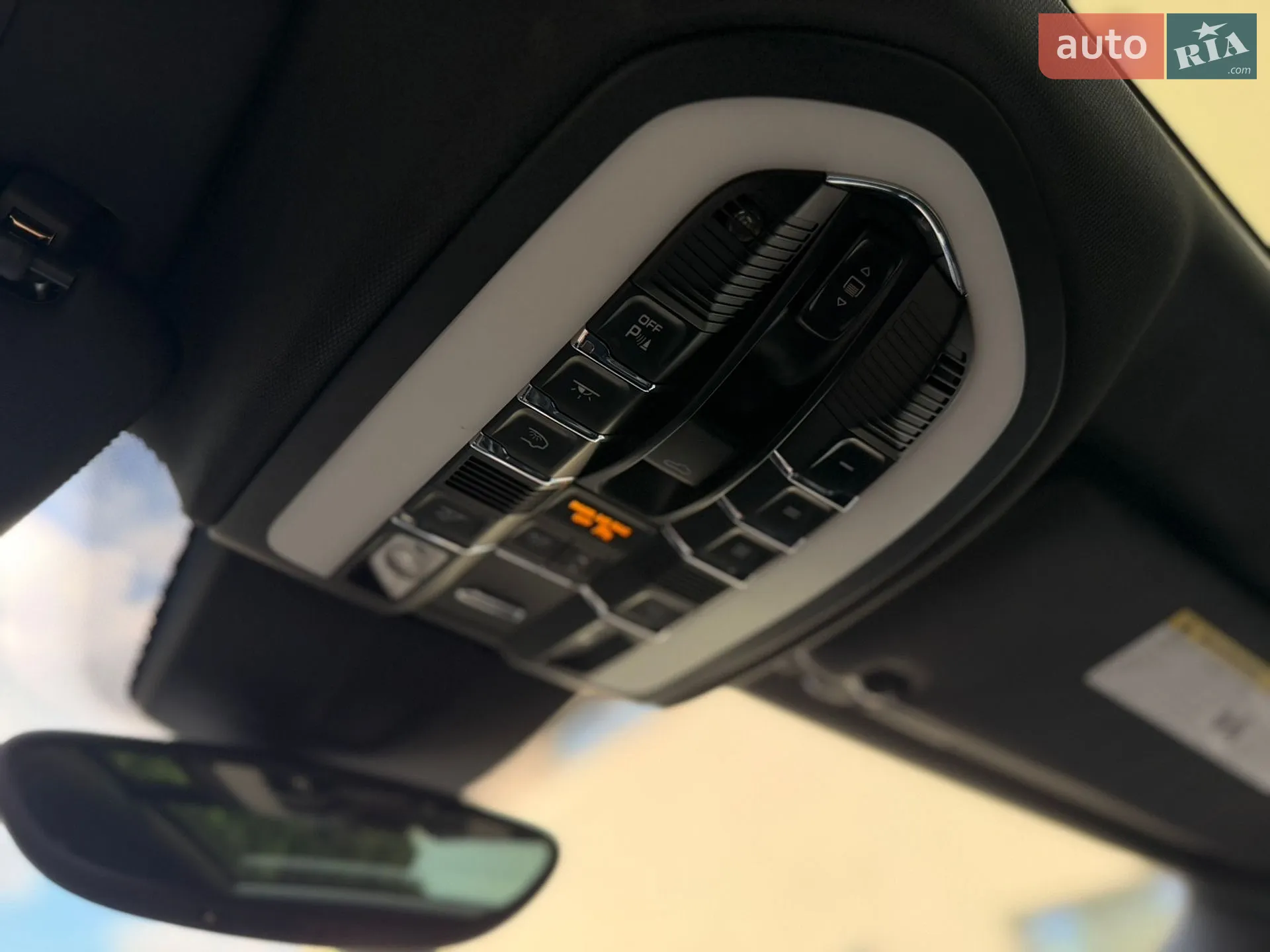 2015 Porsche Cayenne - мініатюра 52