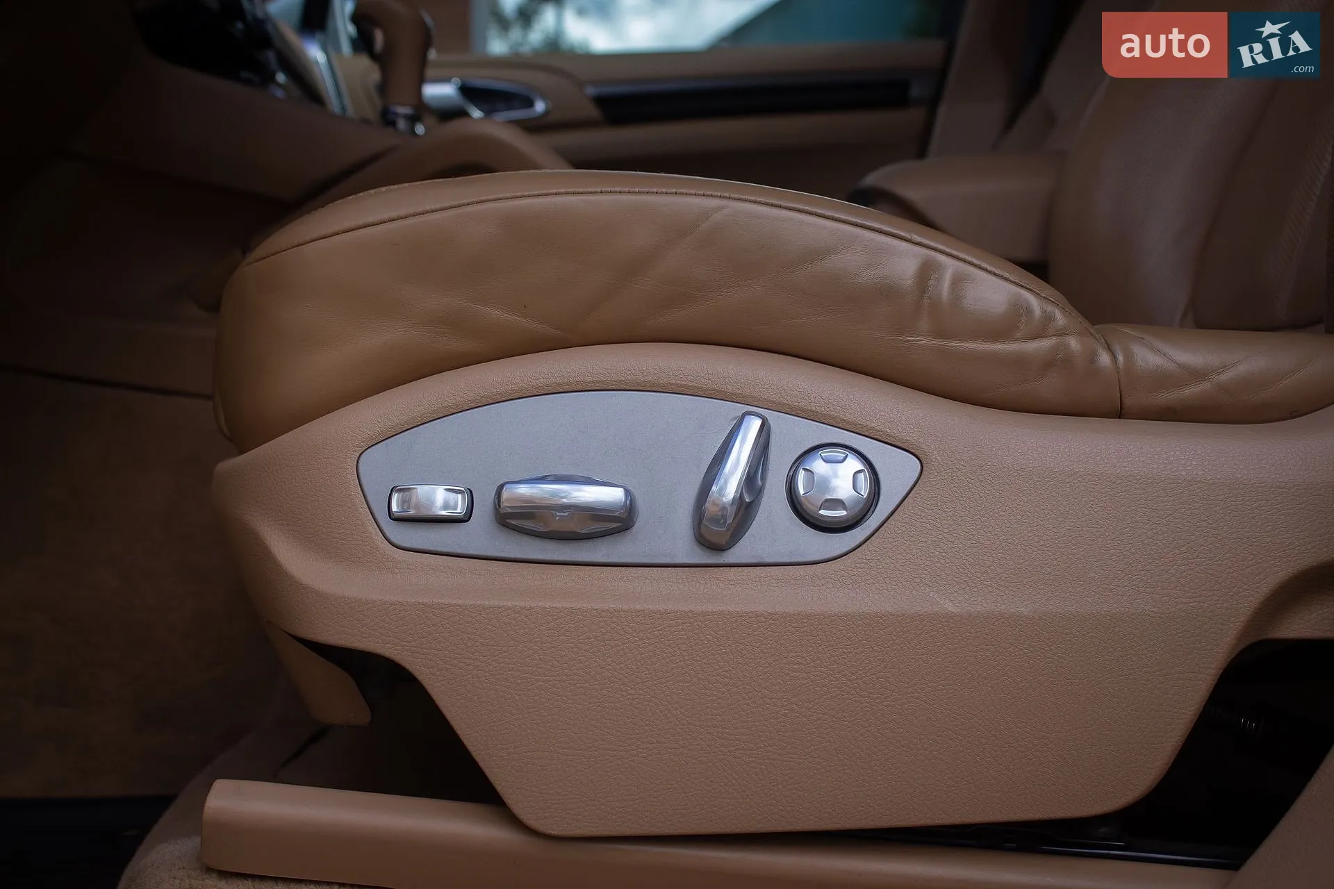 2015 Porsche Cayenne - мініатюра 42