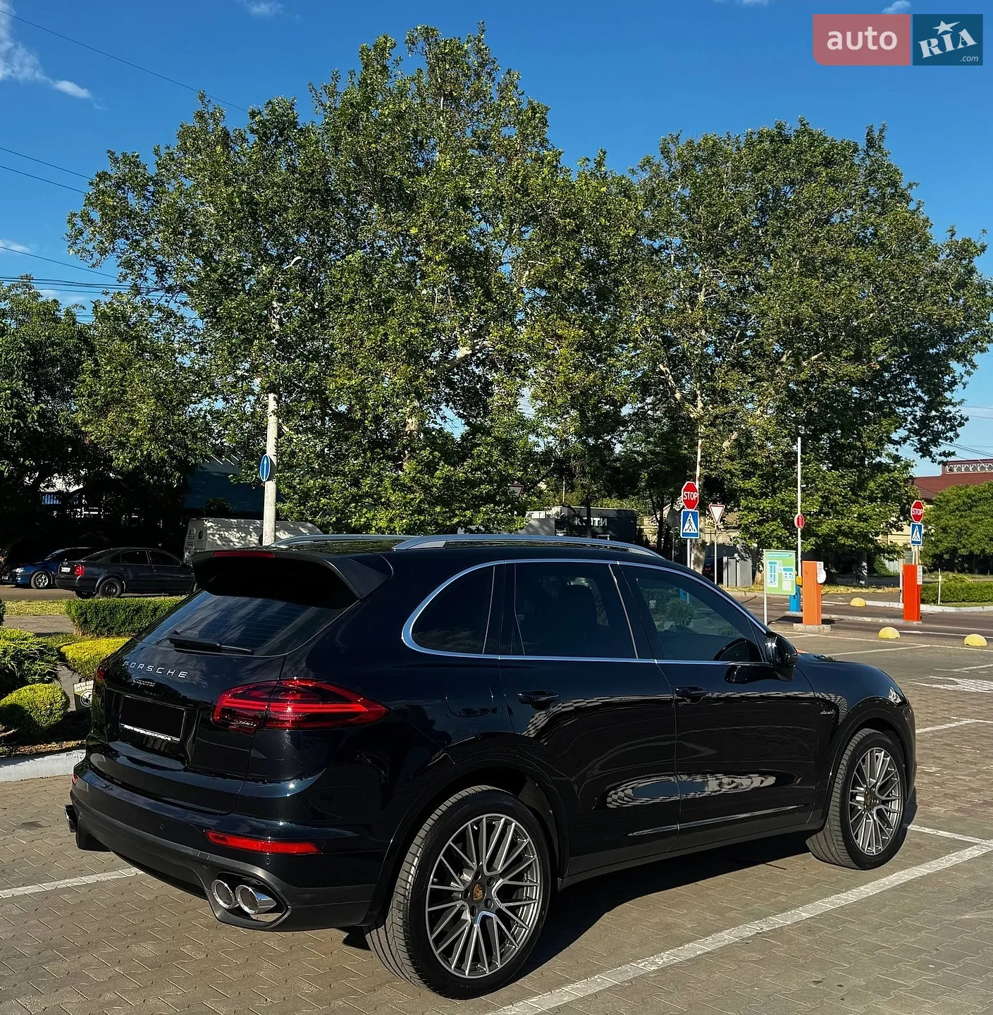 2016 Porsche Cayenne - мініатюра 9