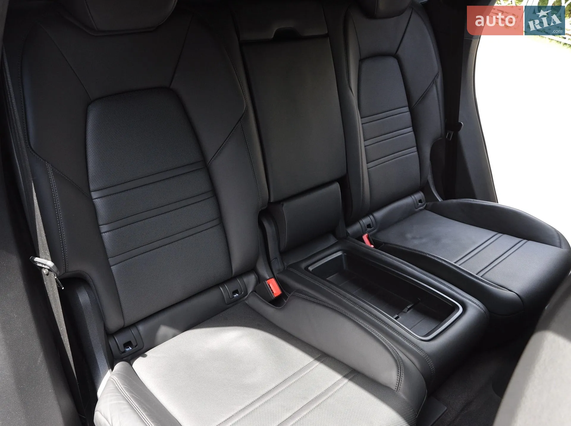 2019 Porsche Cayenne - мініатюра 25