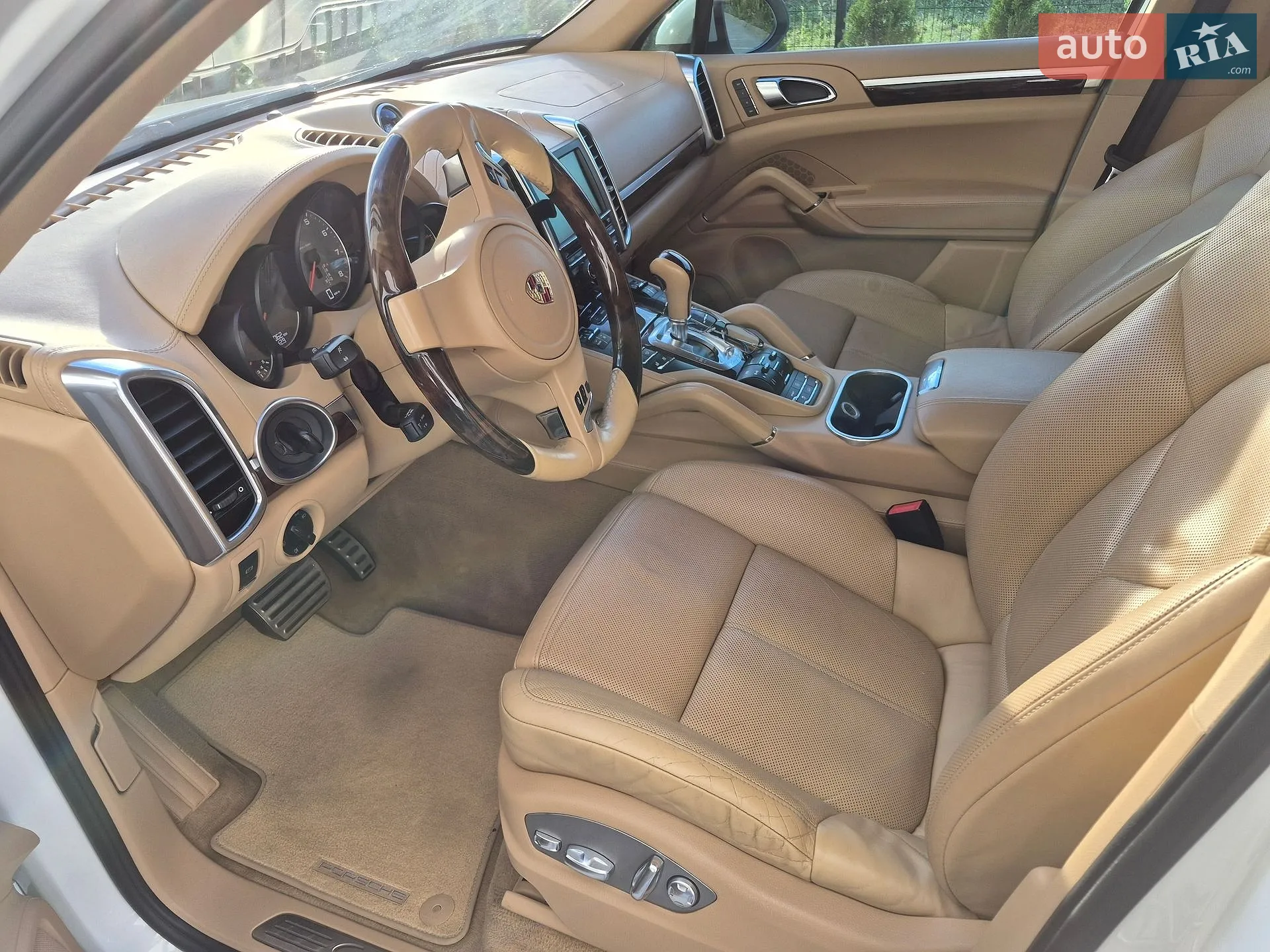 Porsche Cayenne 2011 VIN WP1ZZZ92ZCLA44567 фото оголошення 4 з 14