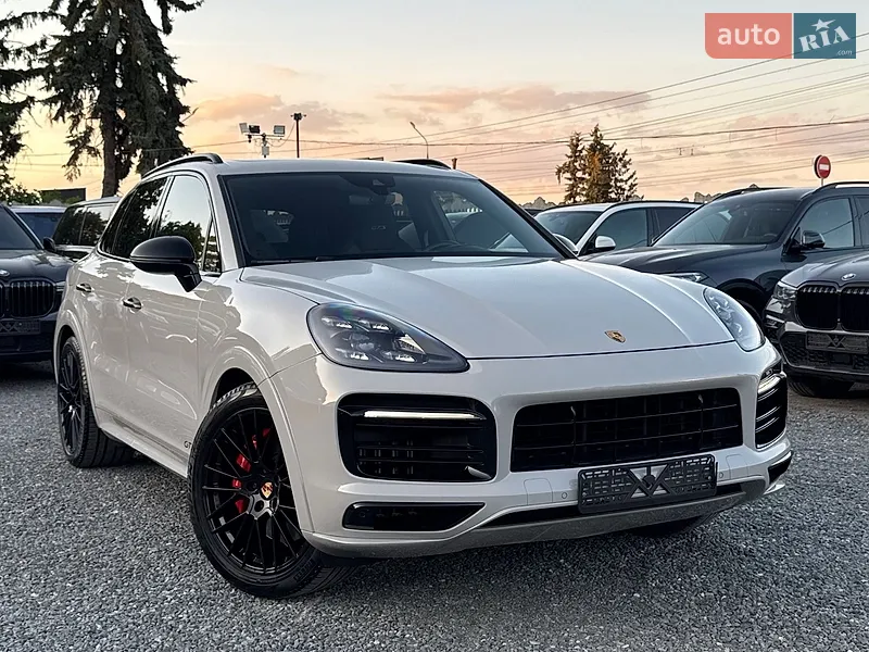 Porsche Cayenne 2021