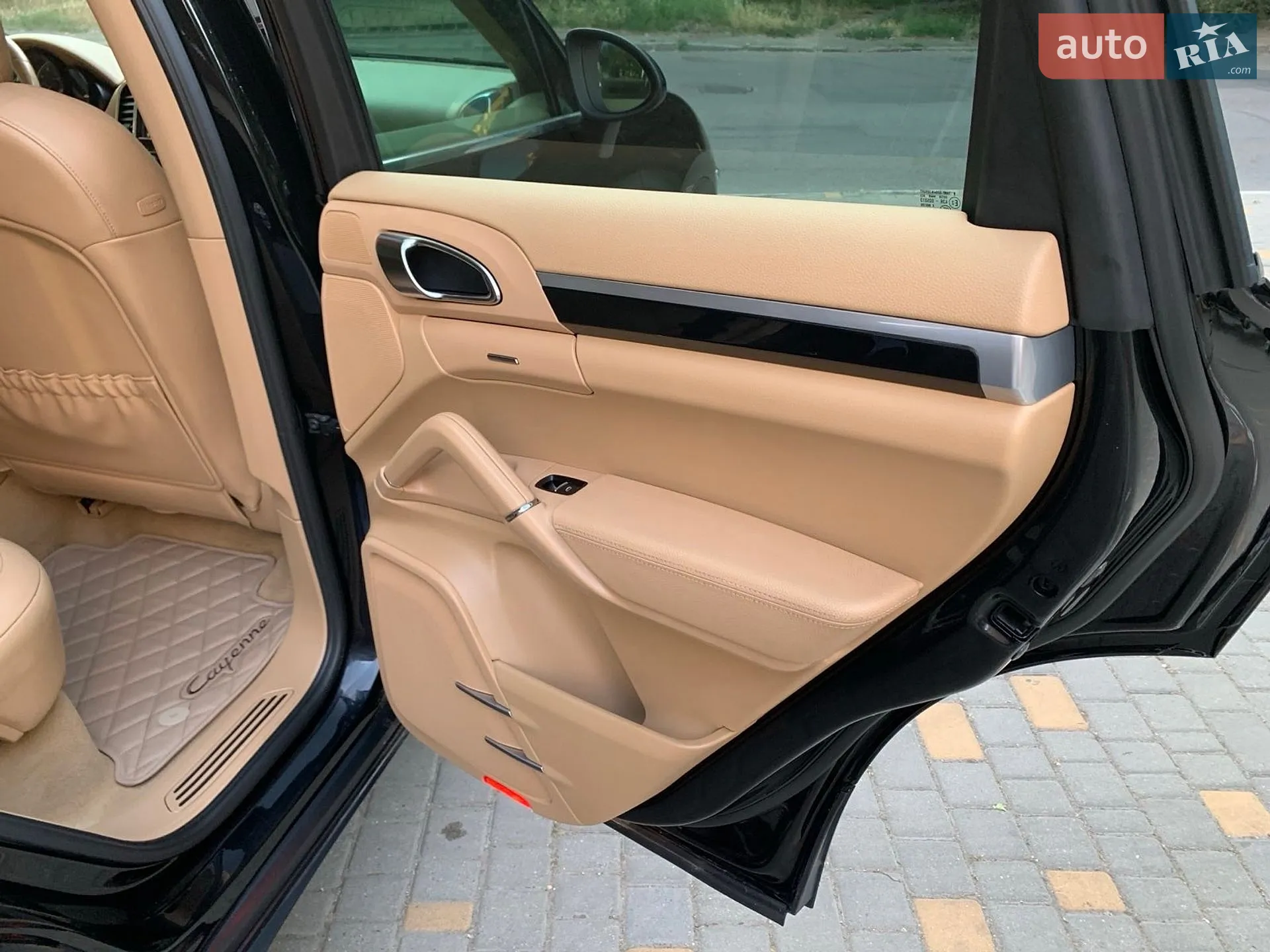 2011 Porsche Cayenne - мініатюра 31