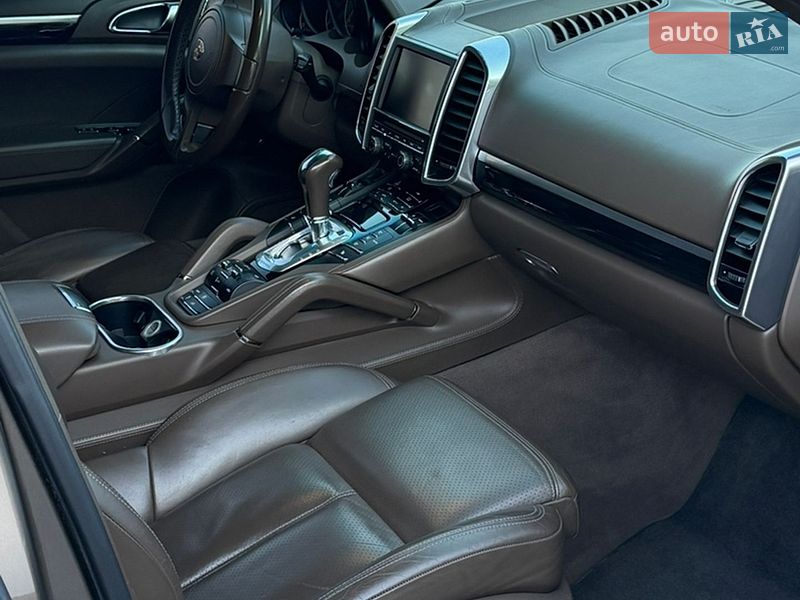 Внедорожник / Кроссовер Porsche Cayenne 2010 в Тернополе