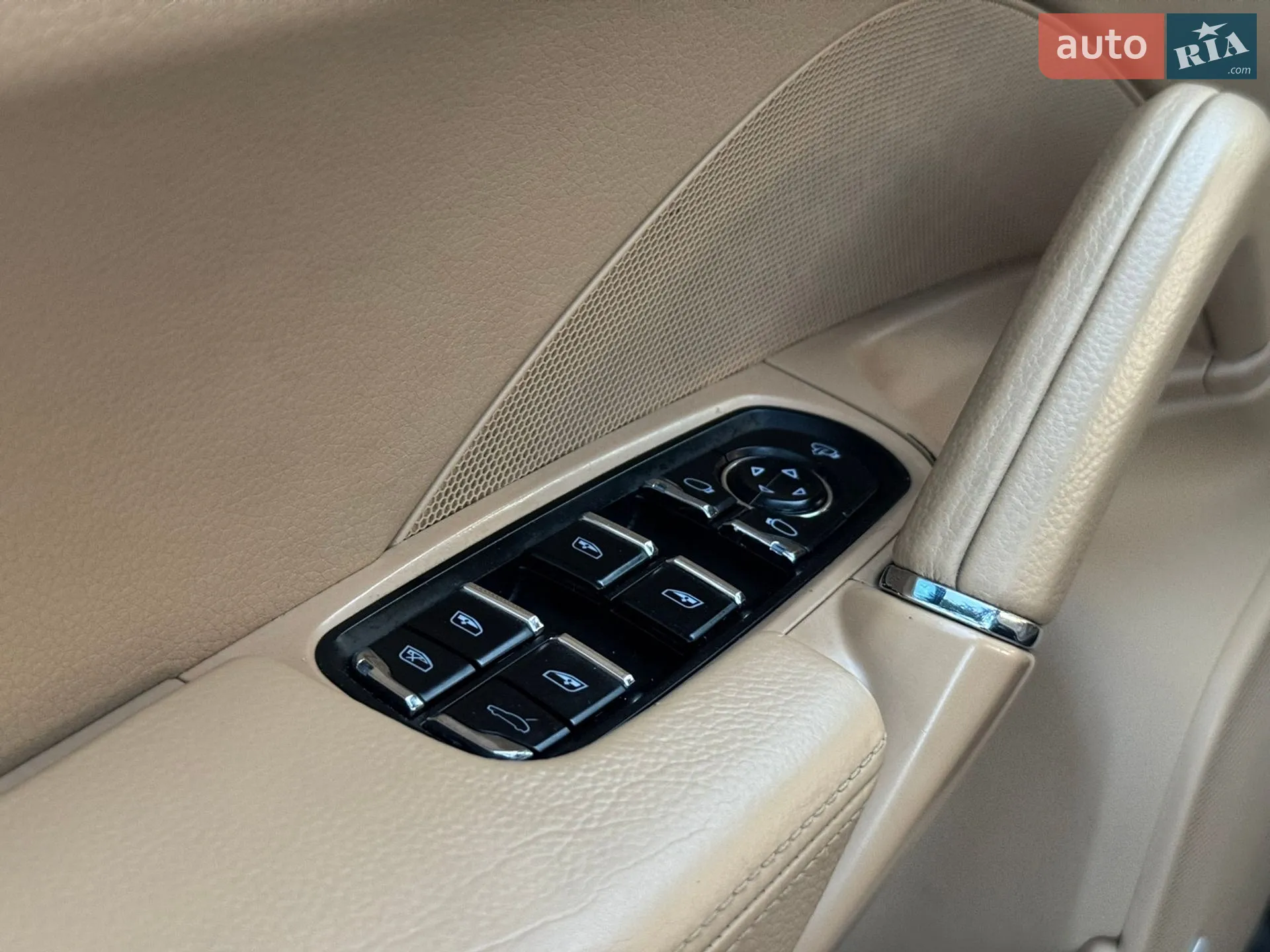 2011 Porsche Cayenne - мініатюра 28
