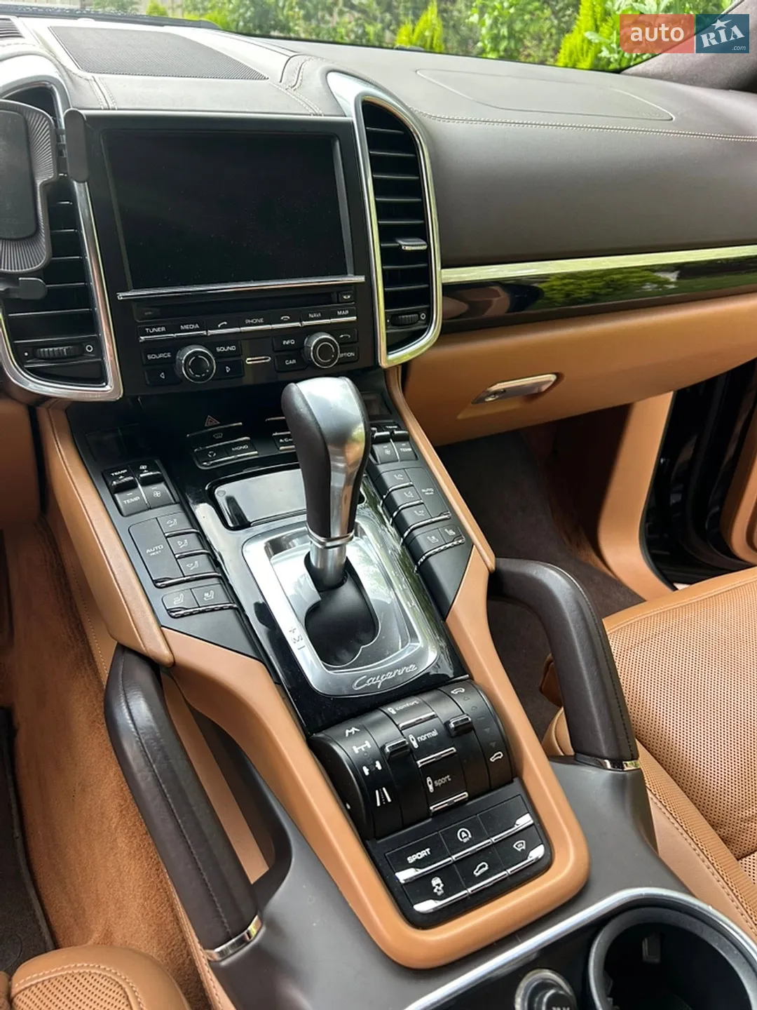 2011 Porsche Cayenne - мініатюра 16