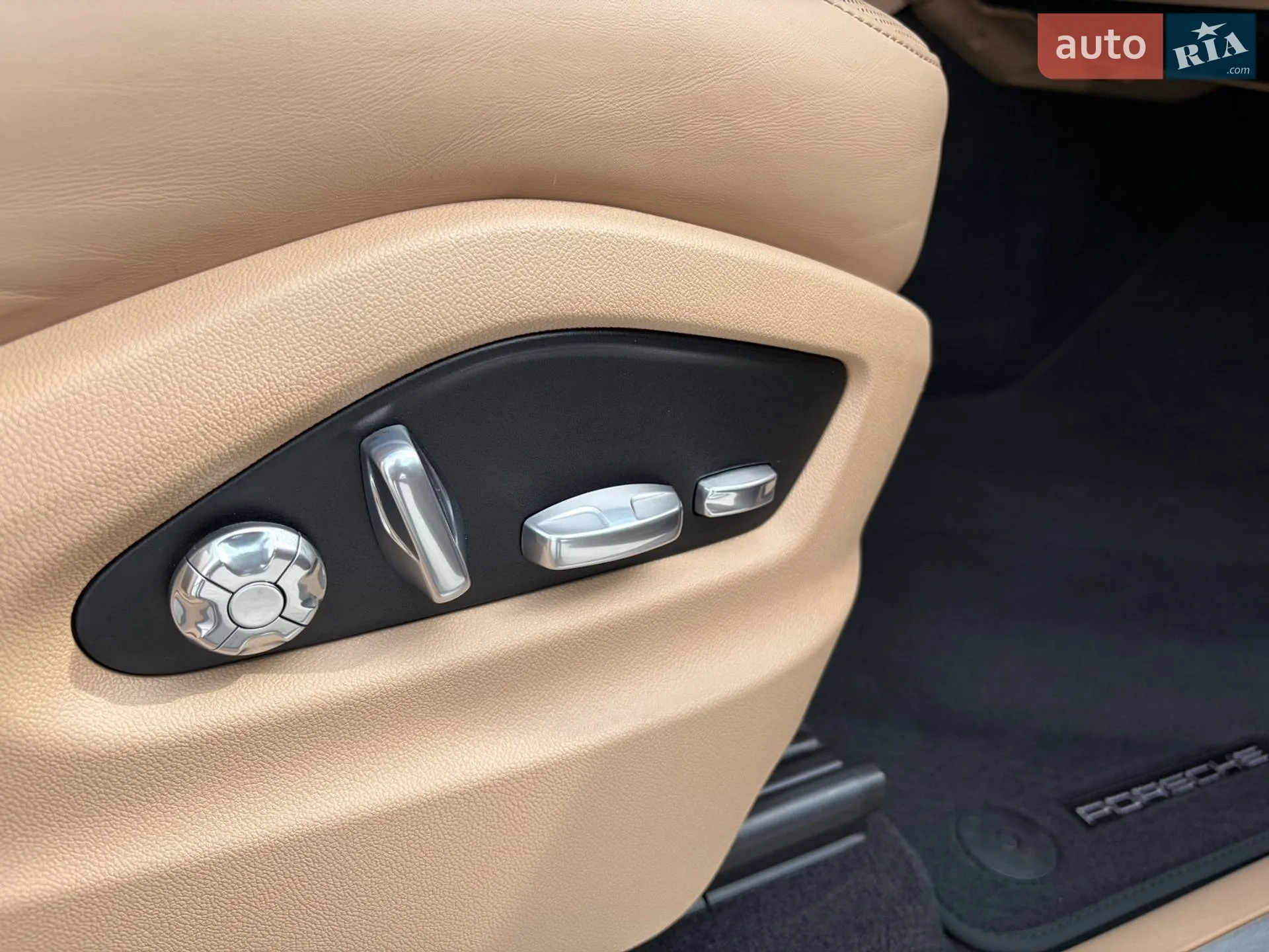 2019 Porsche Cayenne - мініатюра 14