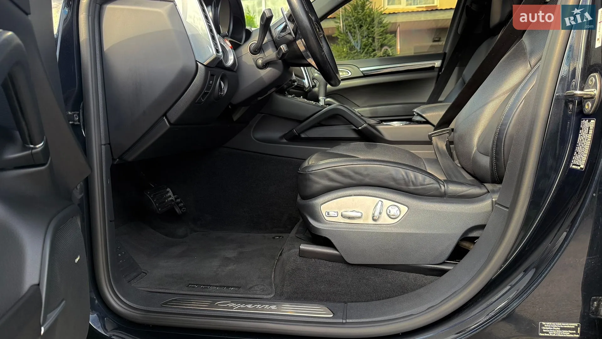 2015 Porsche Cayenne - мініатюра 16