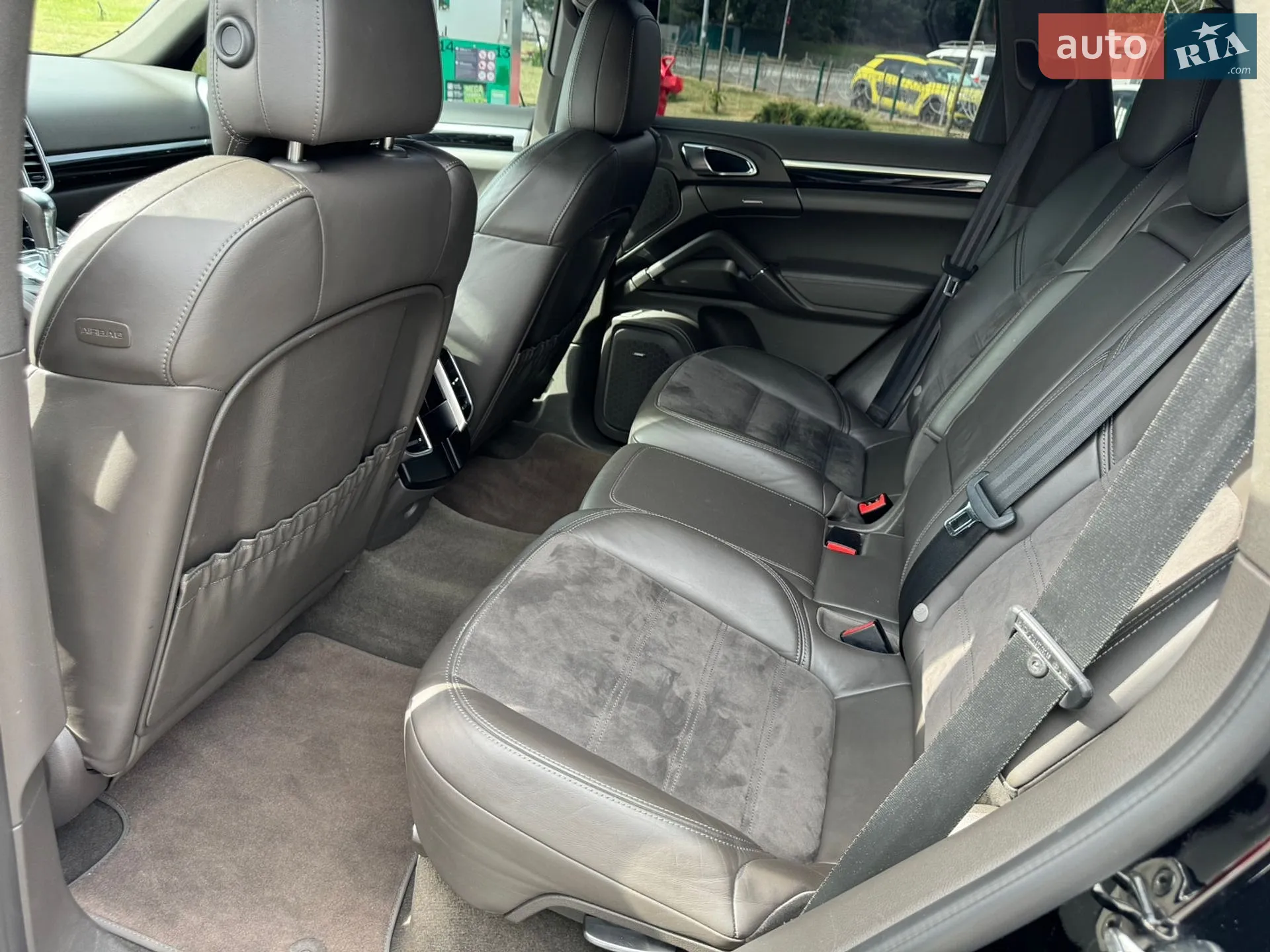 2016 Porsche Cayenne - мініатюра 19
