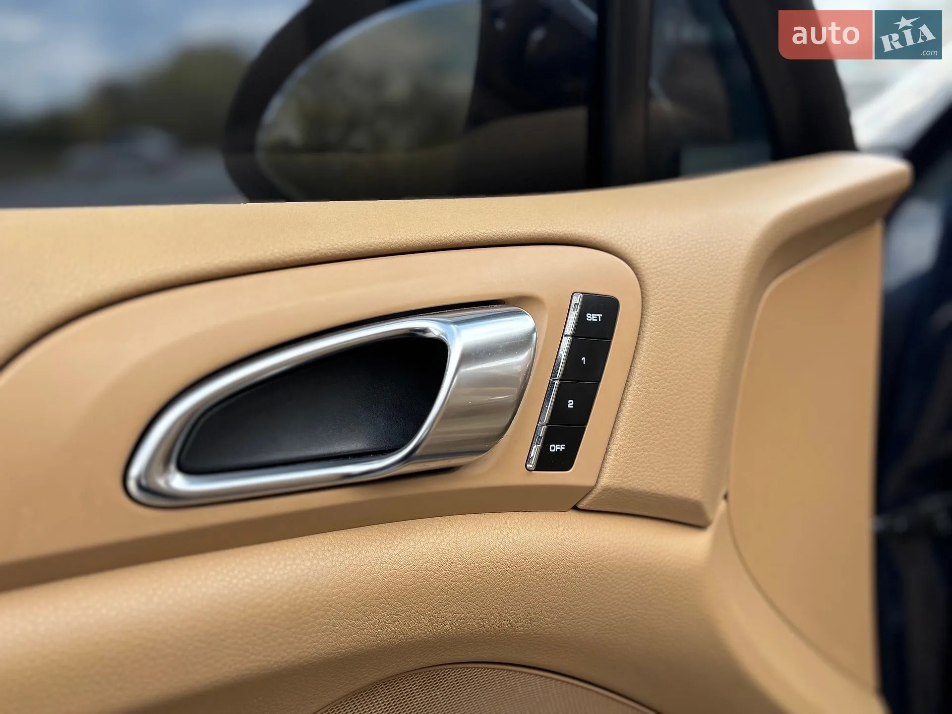 2011 Porsche Cayenne - мініатюра 22