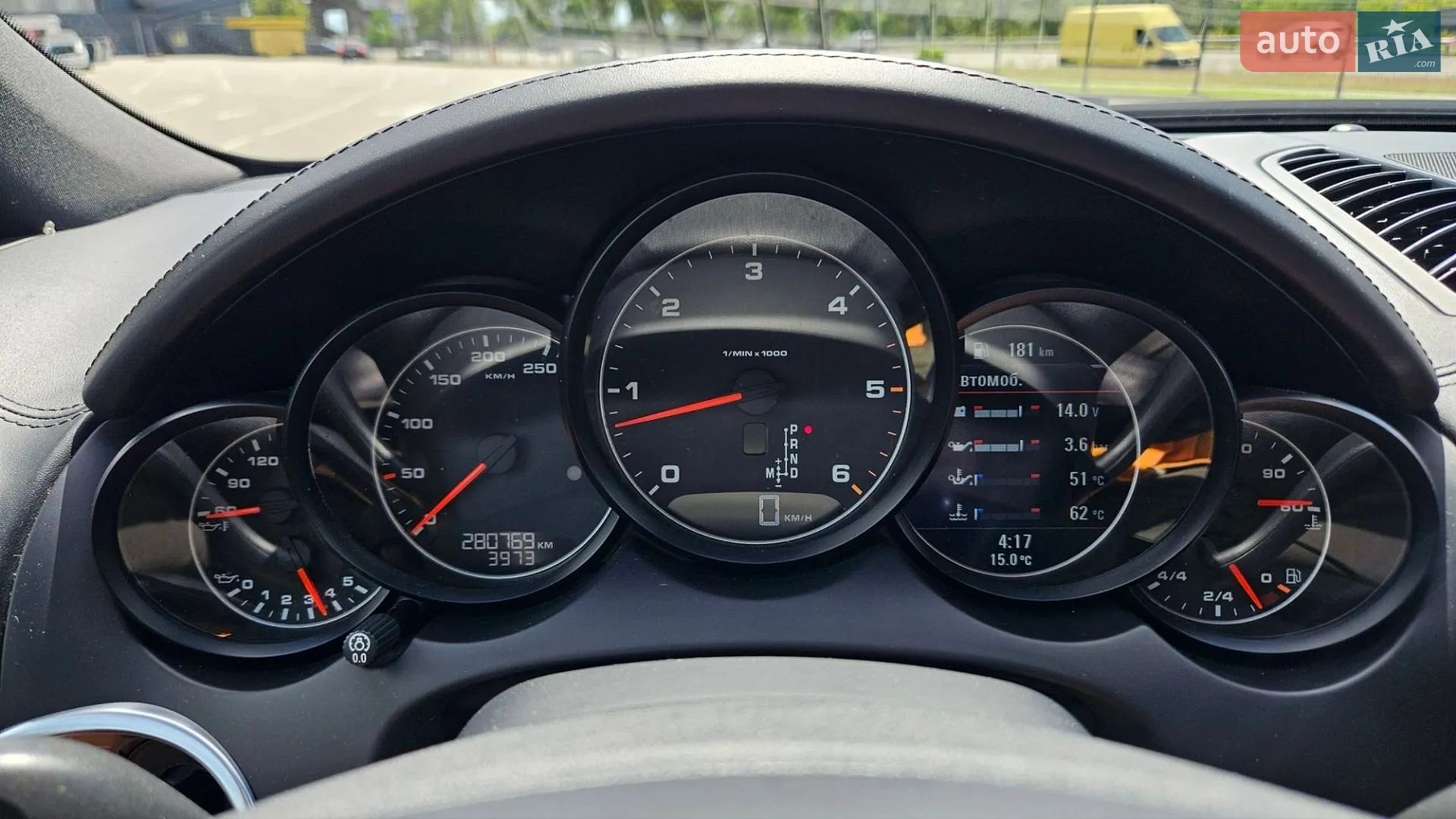 2011 Porsche Cayenne - мініатюра 12
