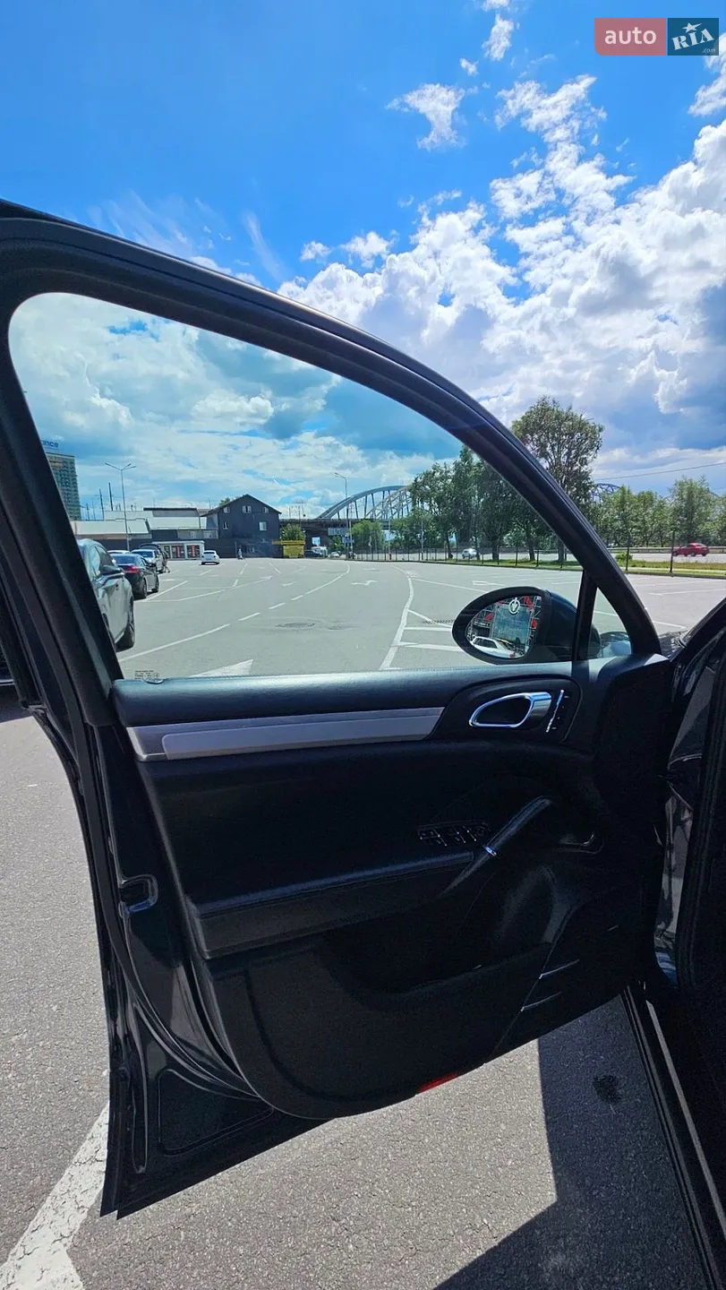 2011 Porsche Cayenne - мініатюра 23