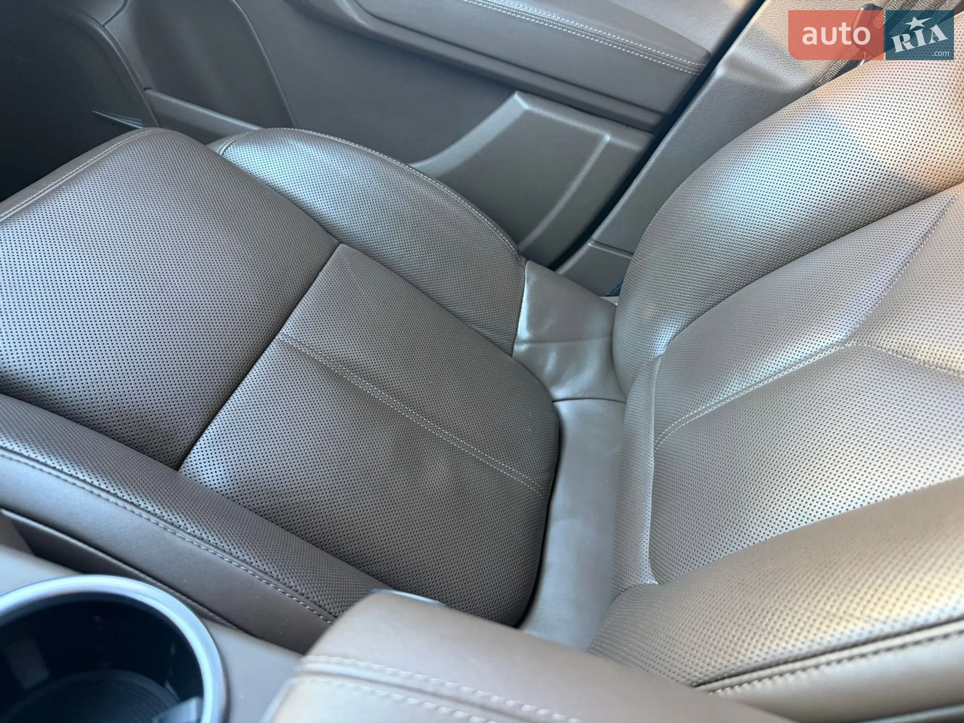 2012 Porsche Cayenne - мініатюра 22