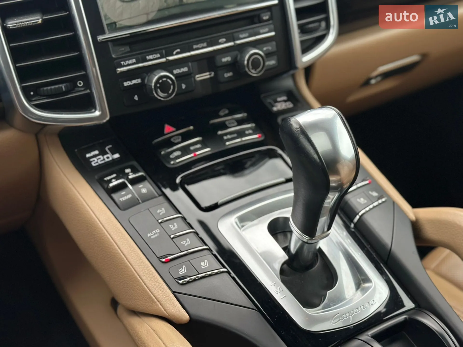 2015 Porsche Cayenne - мініатюра 36
