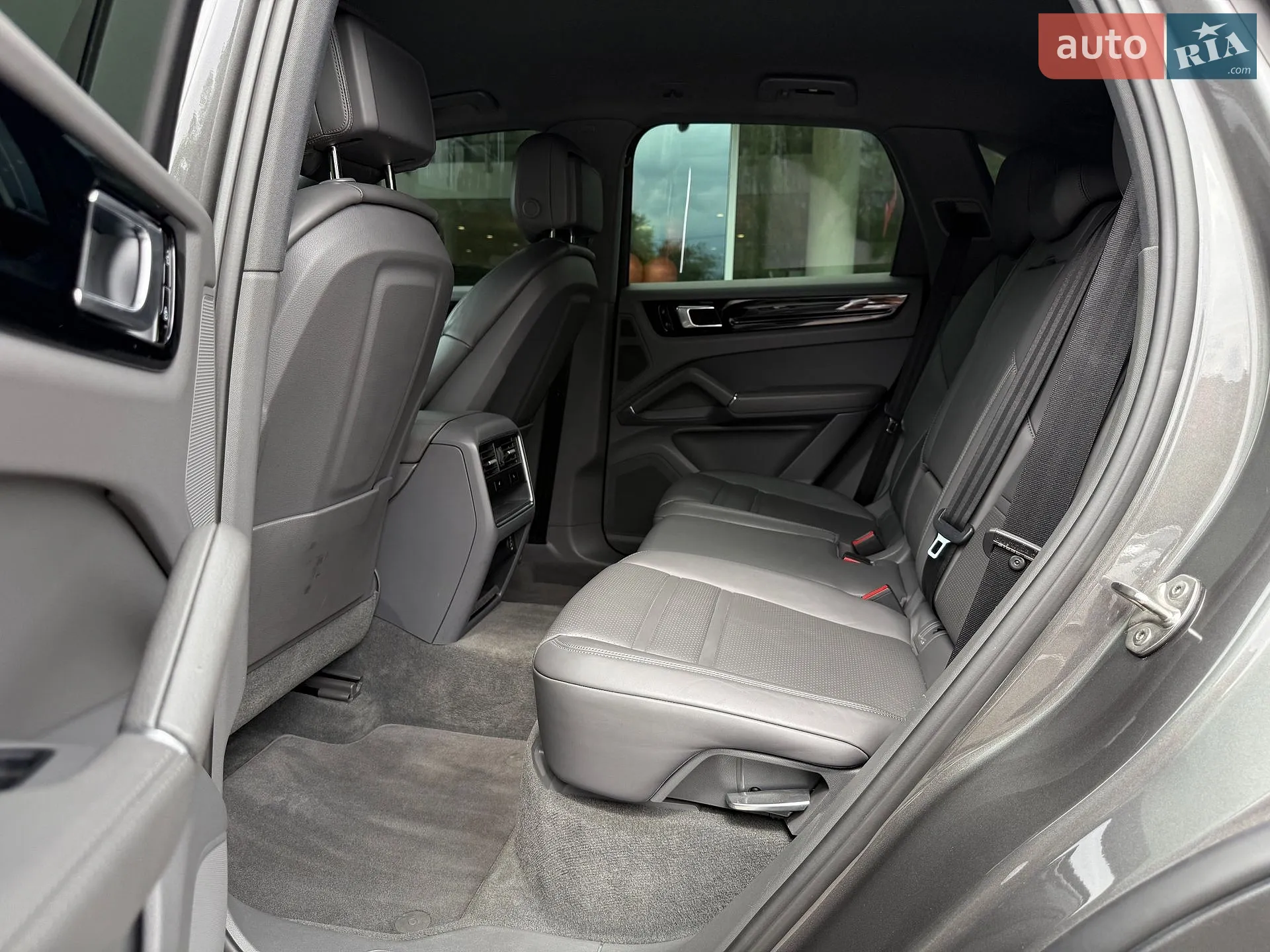 2019 Porsche Cayenne - мініатюра 24