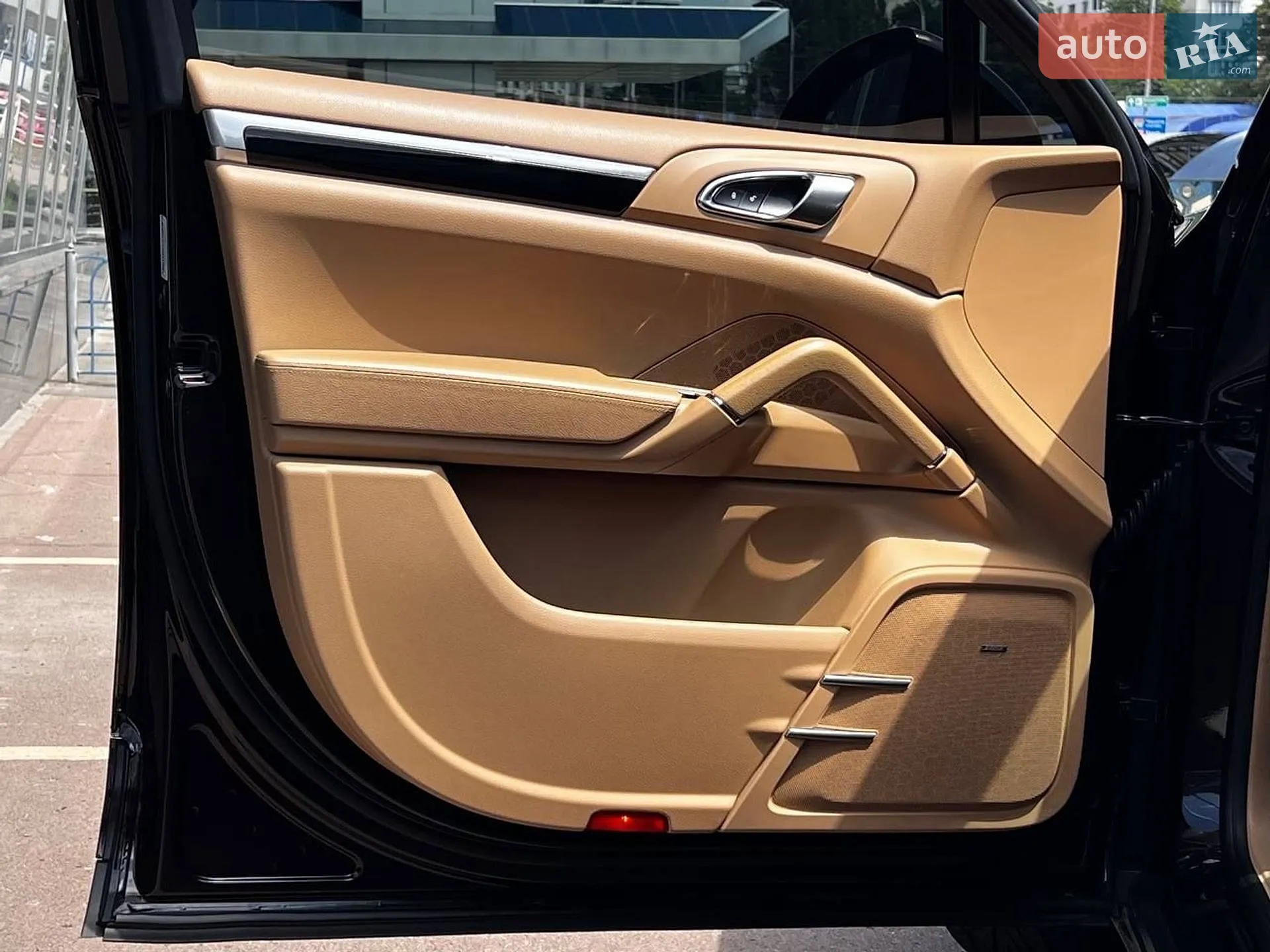 2016 Porsche Cayenne - мініатюра 16