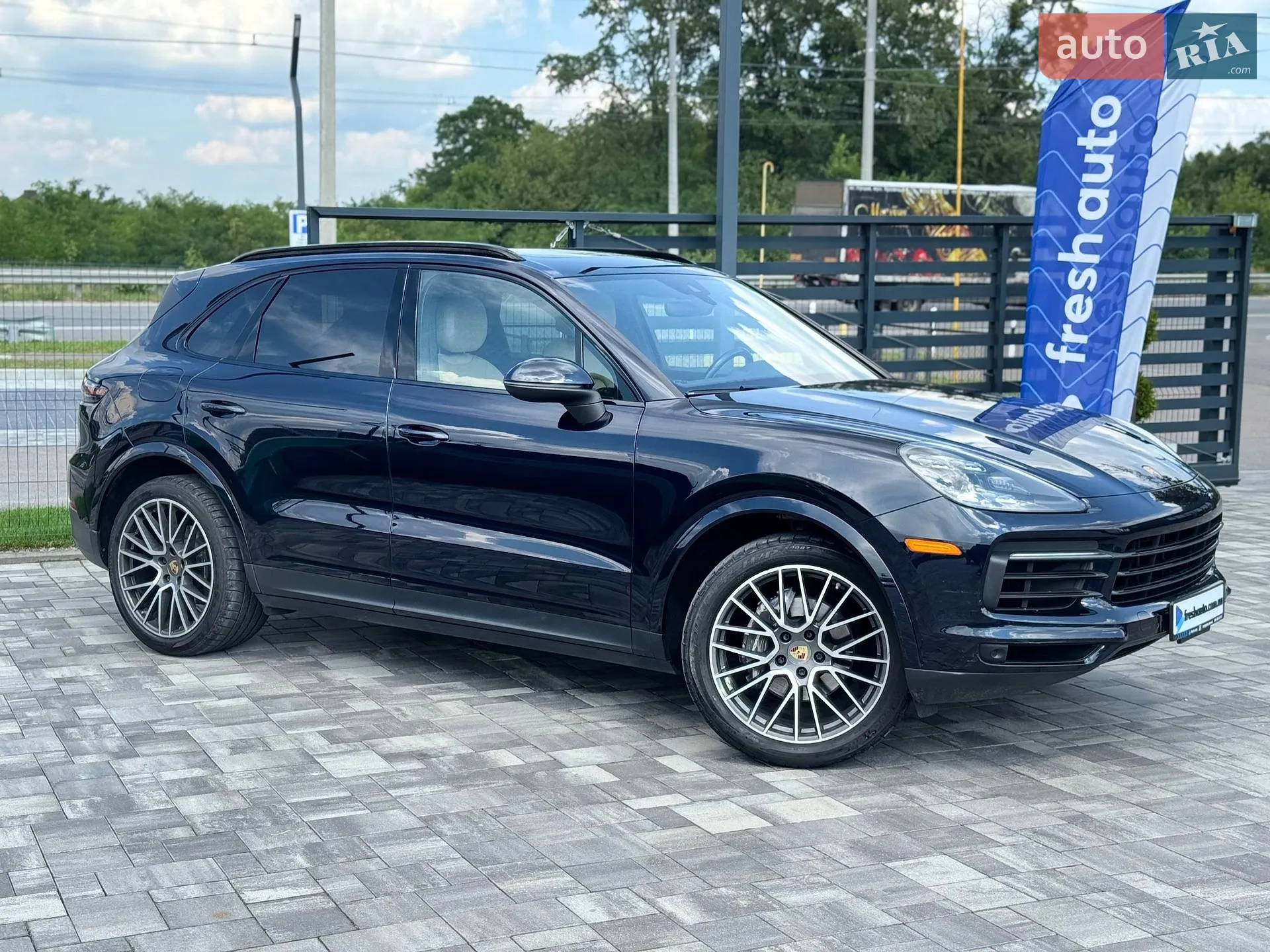 2019 Porsche Cayenne - мініатюра 6