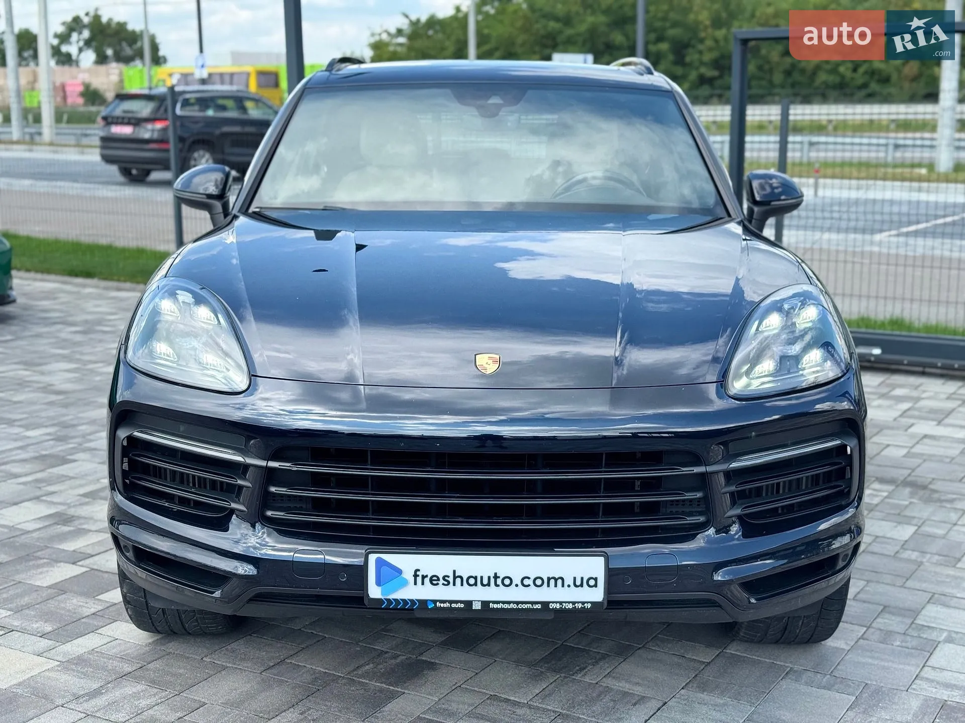2019 Porsche Cayenne - мініатюра 2