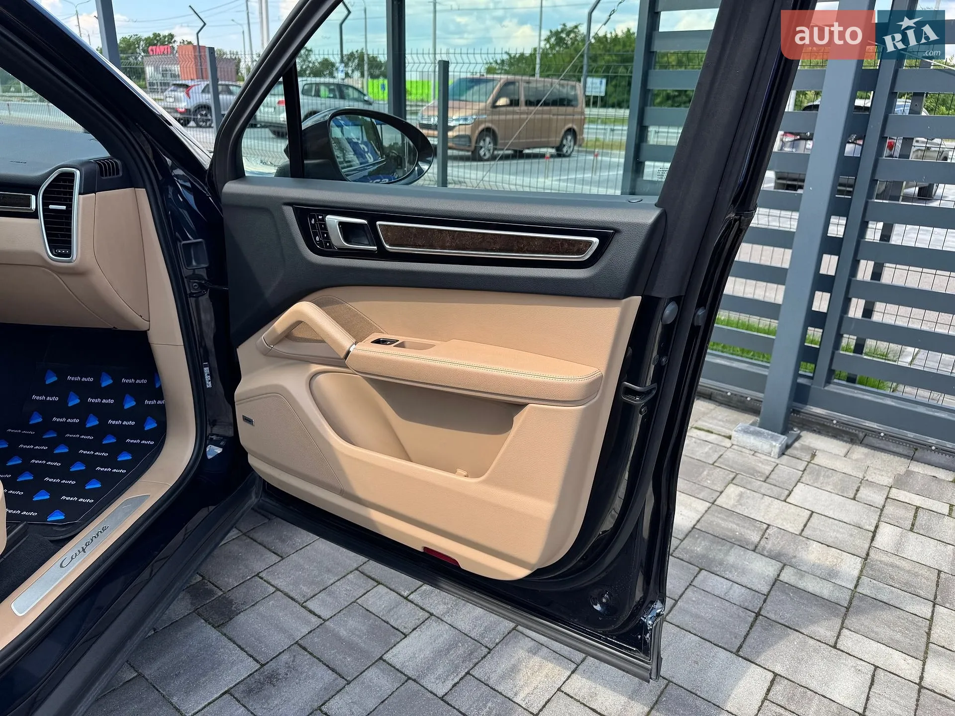 2019 Porsche Cayenne - мініатюра 37