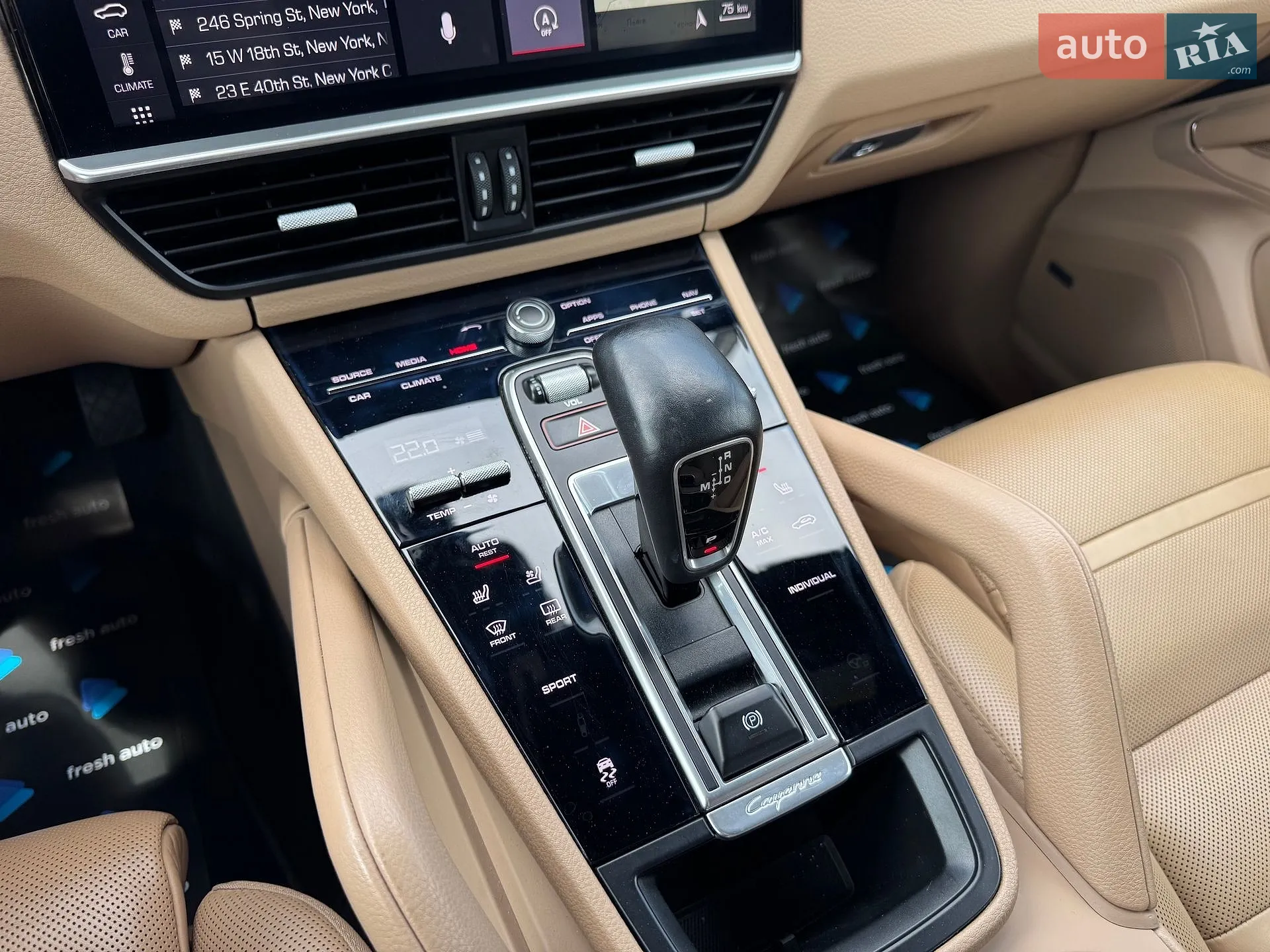 2019 Porsche Cayenne - мініатюра 26