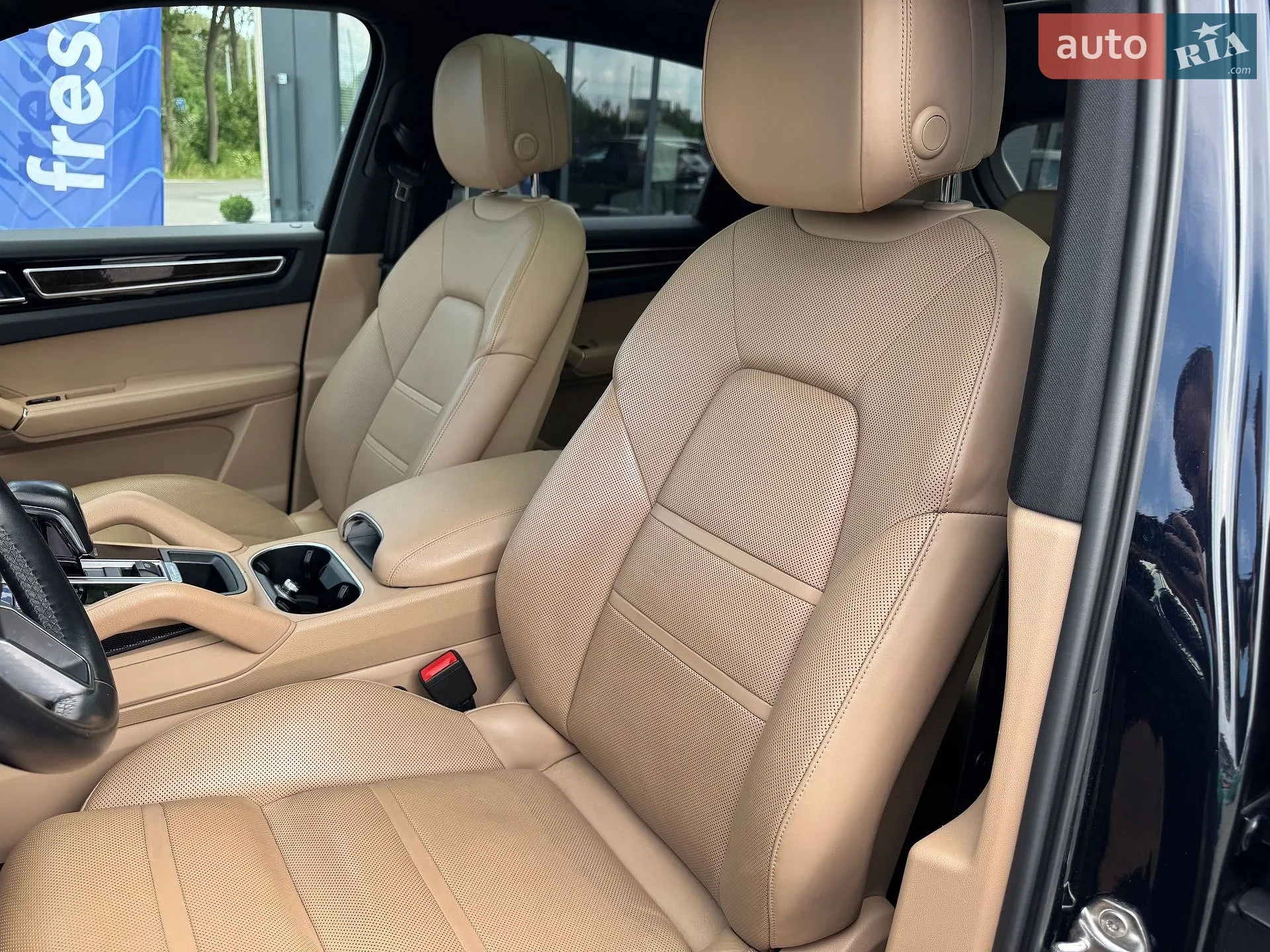 2019 Porsche Cayenne - мініатюра 20