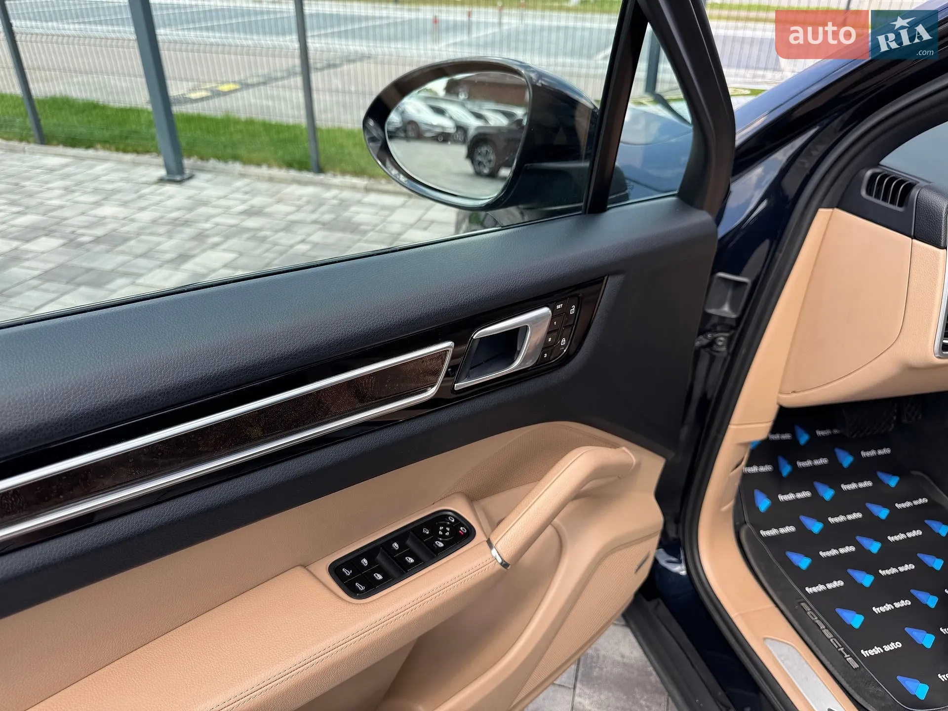2019 Porsche Cayenne - мініатюра 14