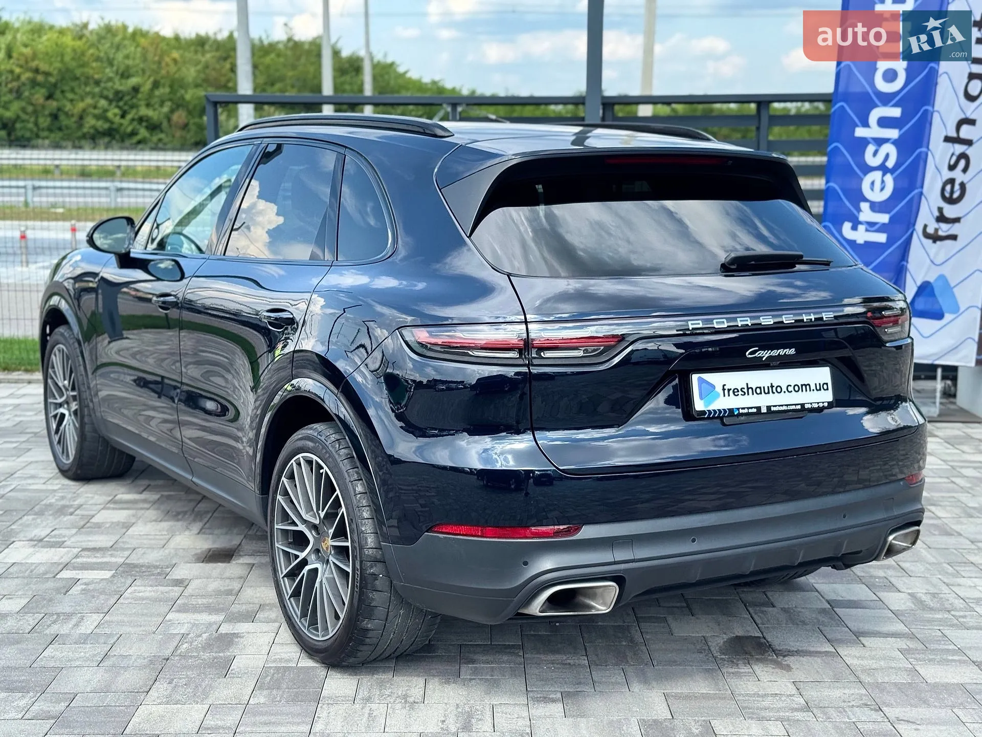 2019 Porsche Cayenne - мініатюра 10