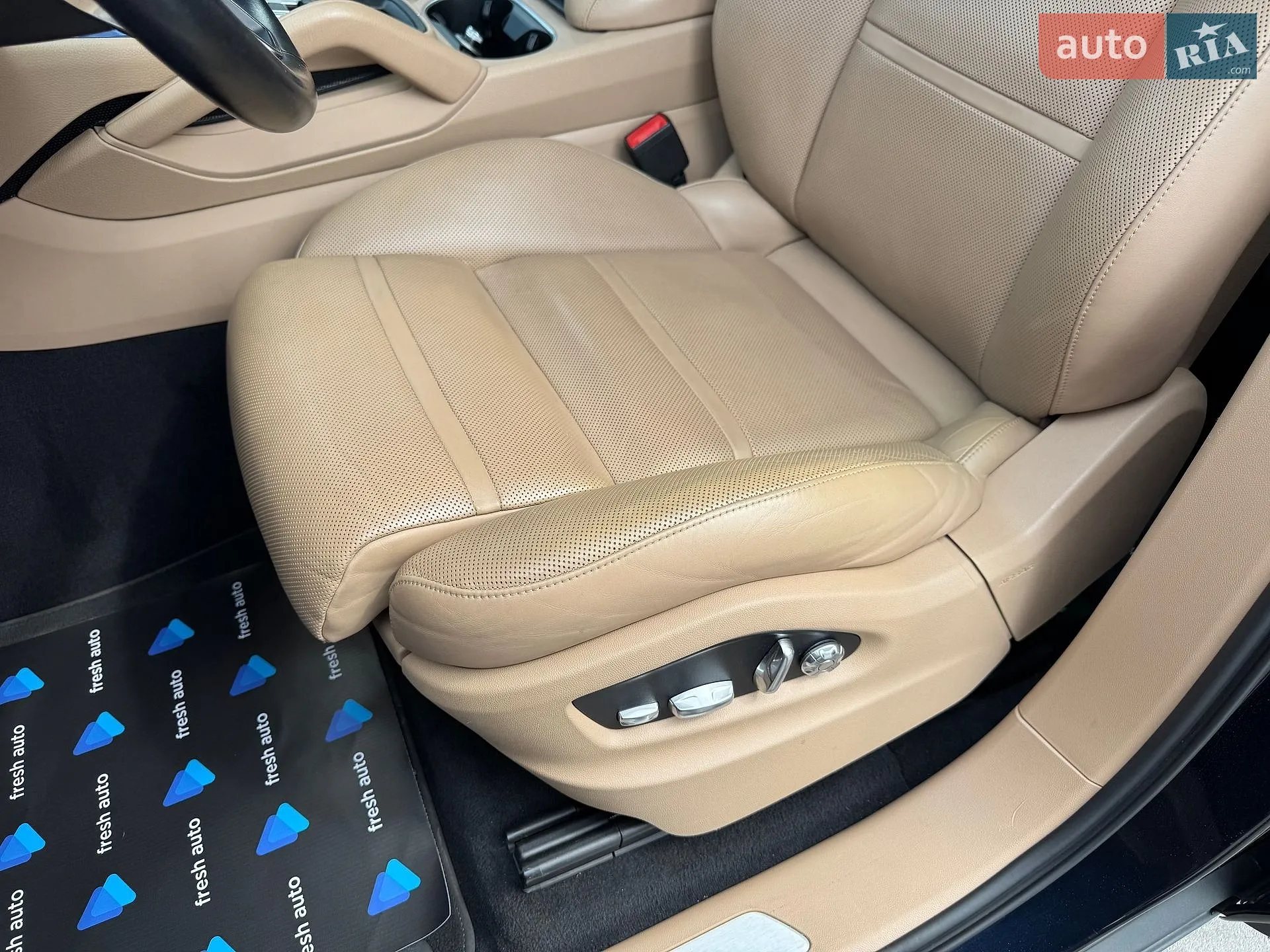 2019 Porsche Cayenne - мініатюра 19