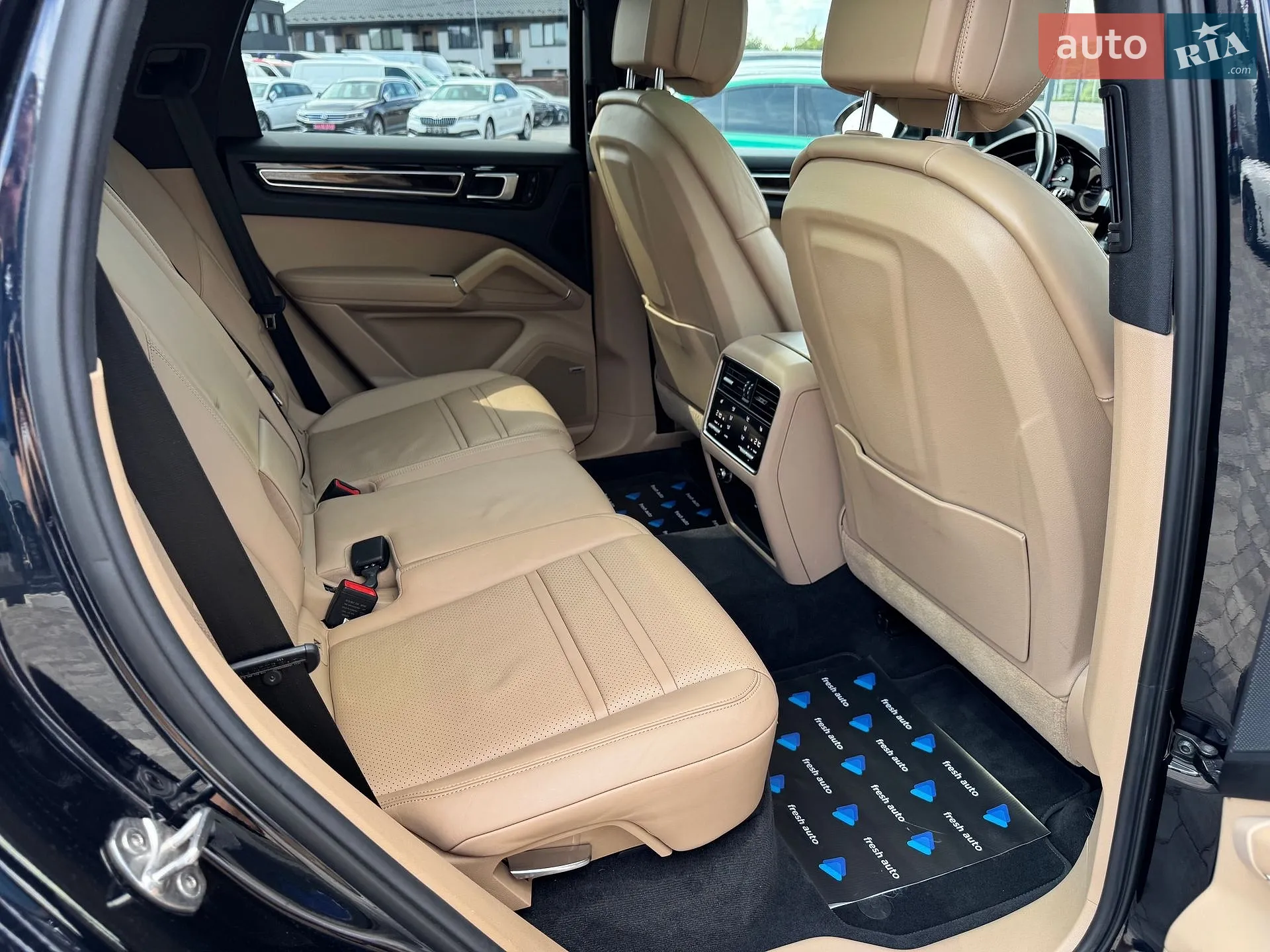 2019 Porsche Cayenne - мініатюра 36