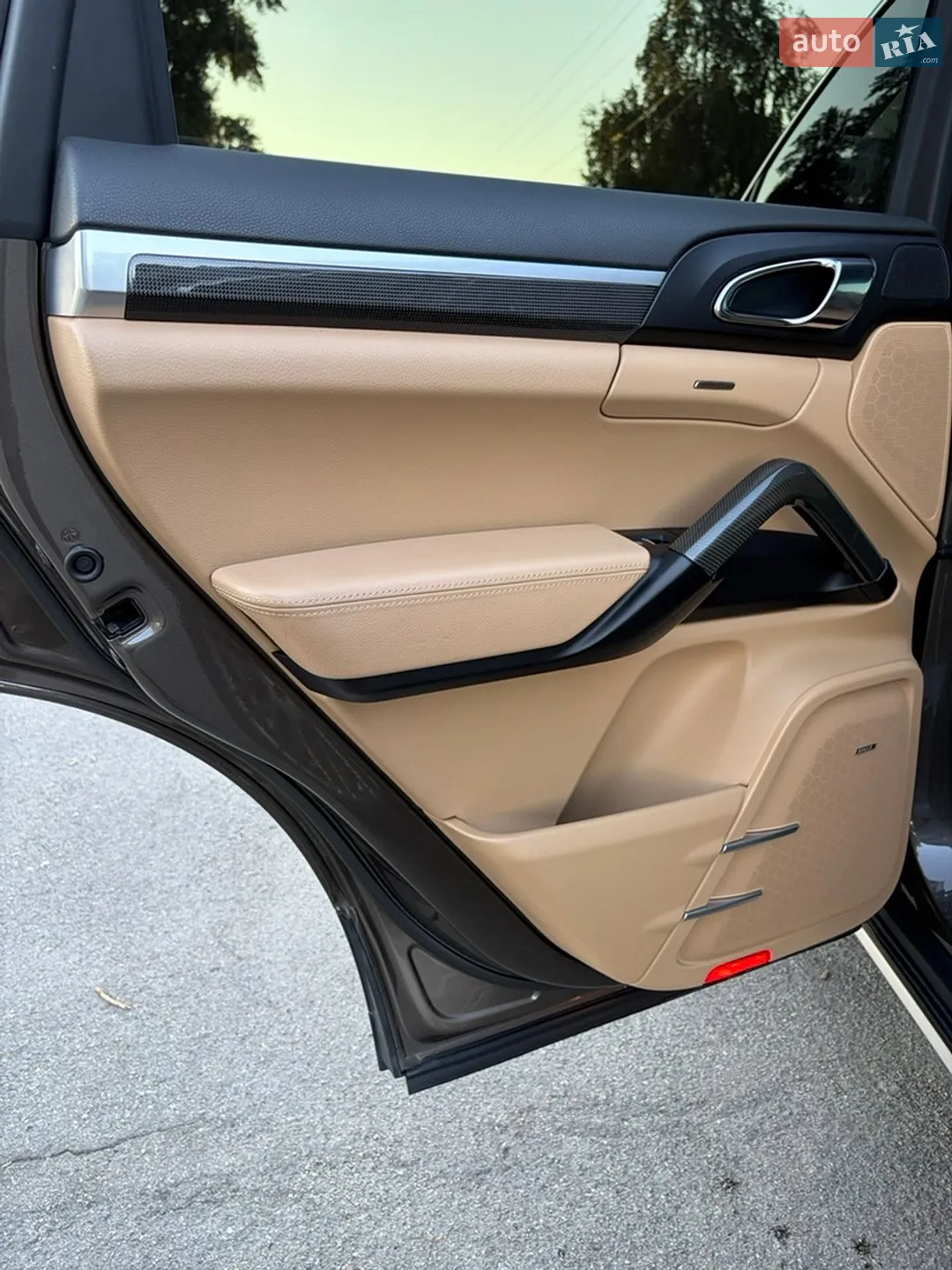 2016 Porsche Cayenne - мініатюра 44