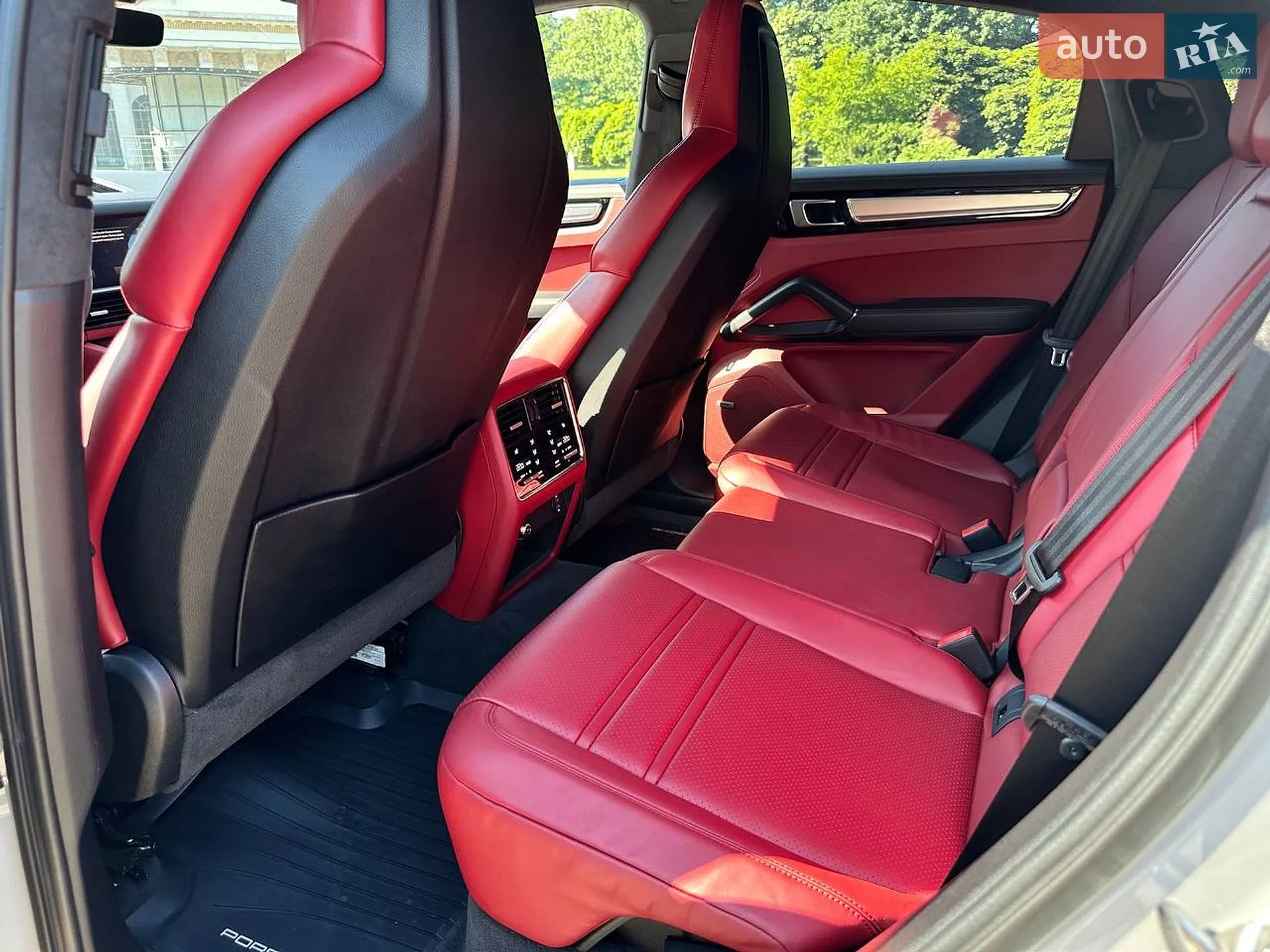 2022 Porsche Cayenne - мініатюра 24