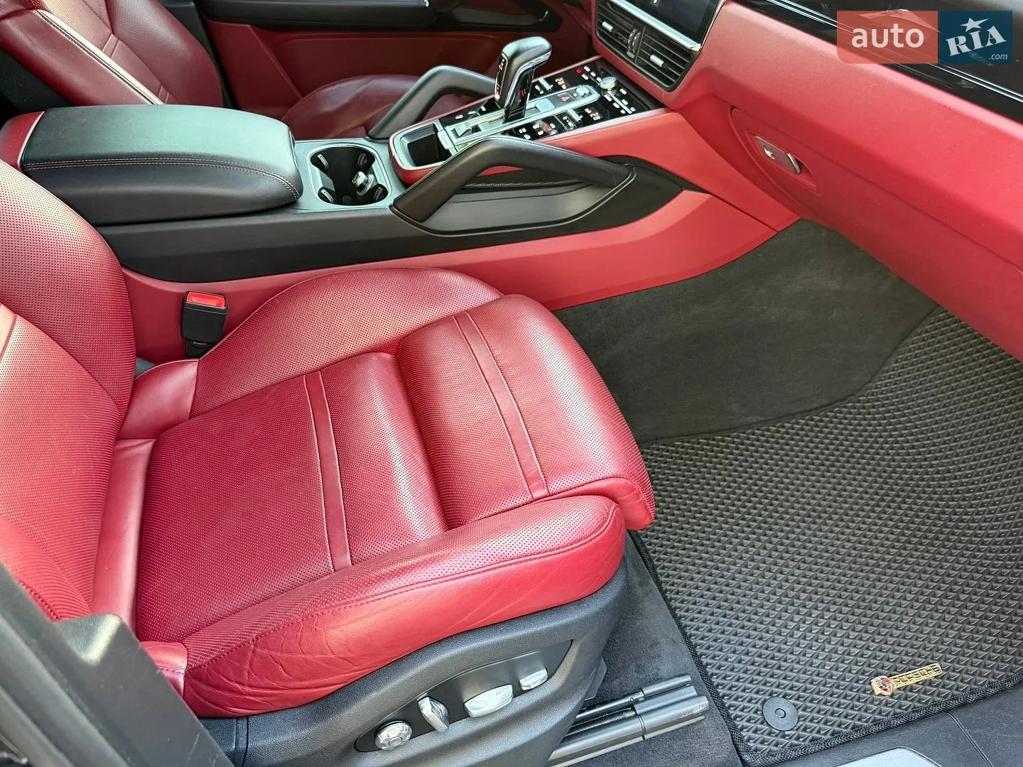 2019 Porsche Cayenne - мініатюра 29
