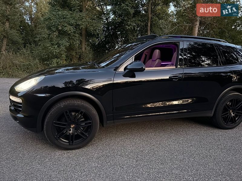 Внедорожник / Кроссовер Porsche Cayenne 2012 в Черкассах