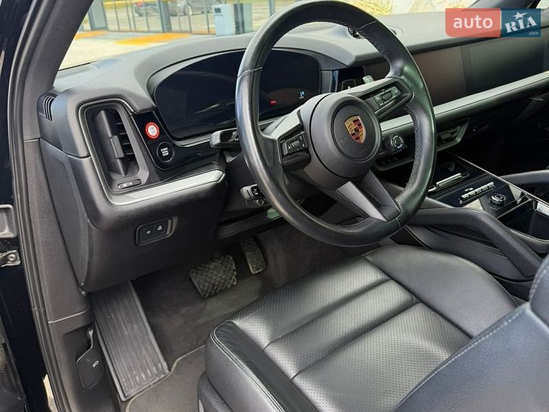Внедорожник / Кроссовер Porsche Cayenne 2024 в Луцке