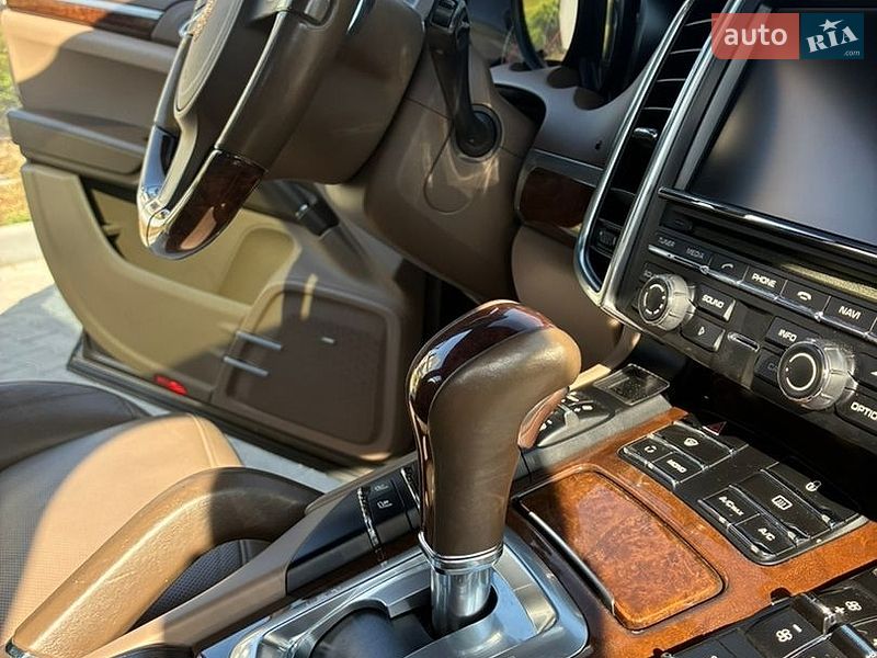 Внедорожник / Кроссовер Porsche Cayenne 2012 в Умани
