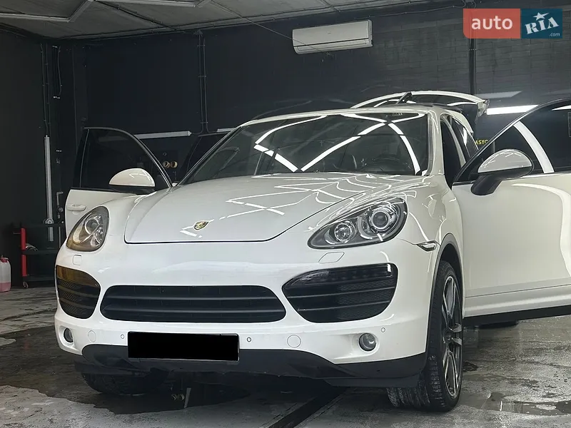 Porsche Cayenne 2011