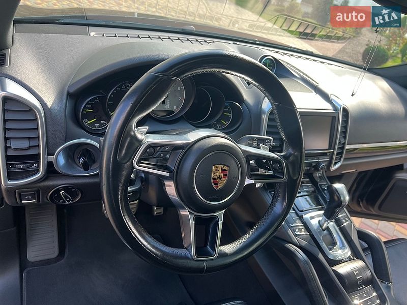 Внедорожник / Кроссовер Porsche Cayenne 2015 в Одессе